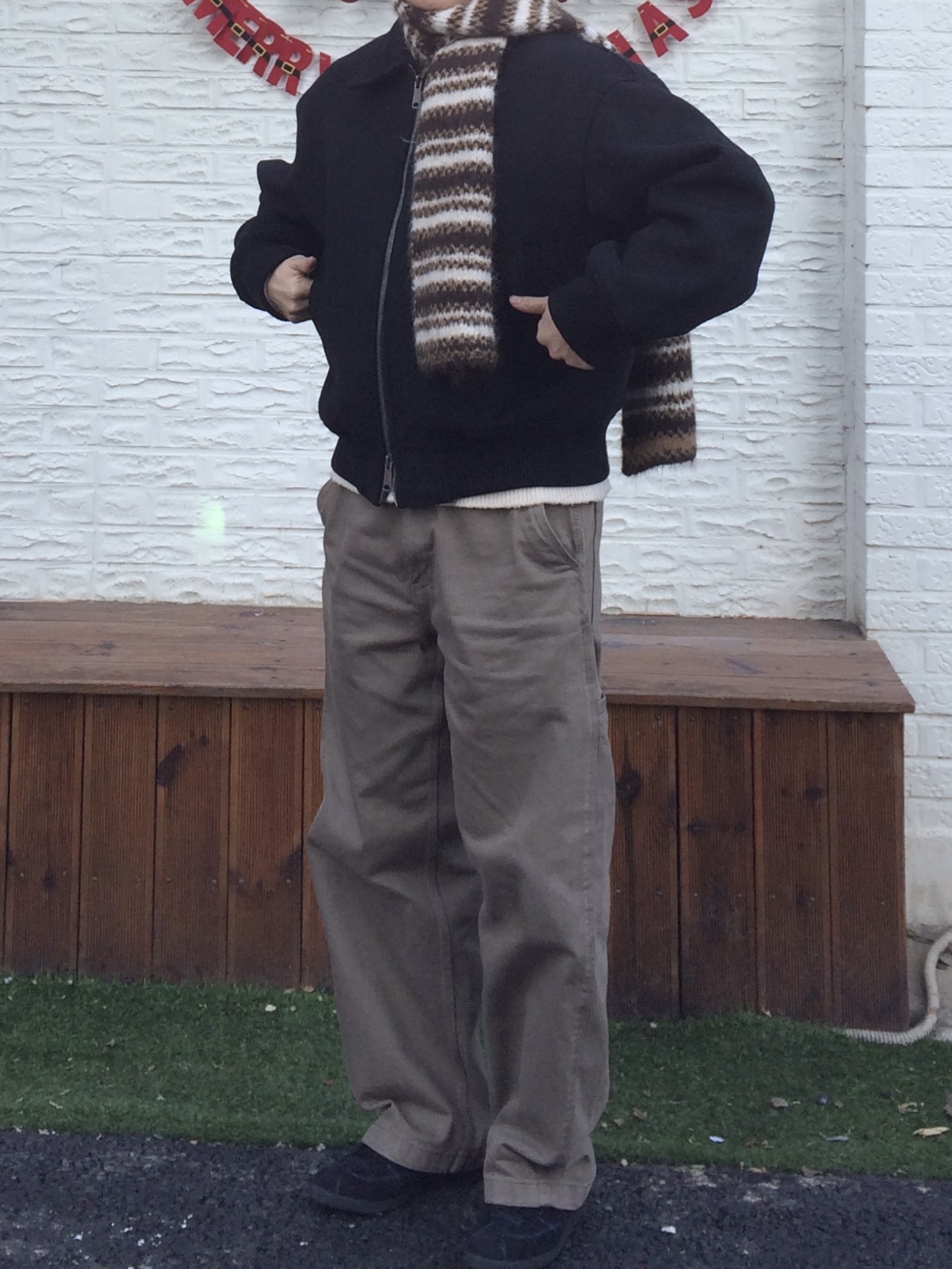 (W) GU Barrel Leg Pants Olive 착용 스타일 - 4