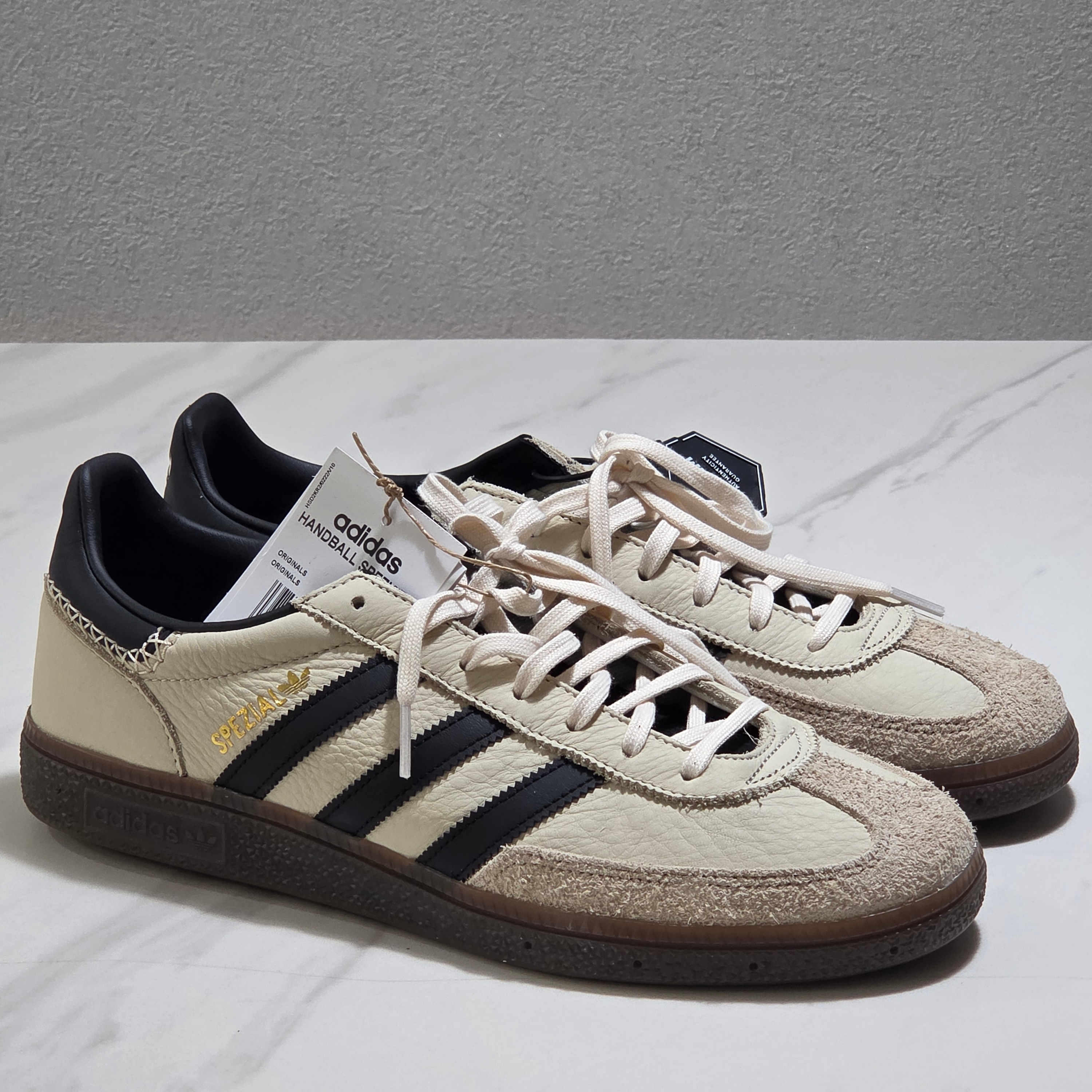 (W) Adidas Spezial Handball Wonder White Core Black 착용 스타일
