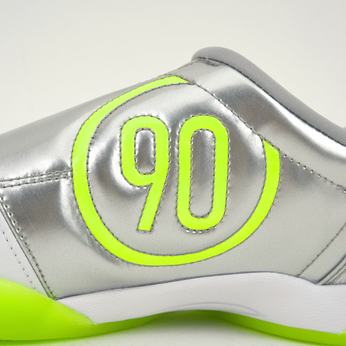 나이키 x 팔라스 토탈 P90 3 슈 화이트 메탈릭 실버 볼트 - 25FW(Nike x Palace Total P90 III Shoe White Metallic Silver Volt - 25FW) - 7