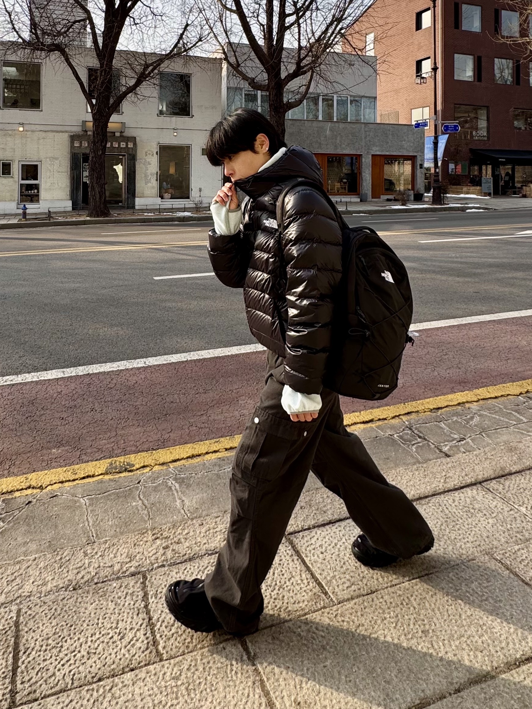 The North Face Matier EX RDS Down Hoodie Black, Oakley Meridian Low Ext Blackout 착용 스타일 - 1