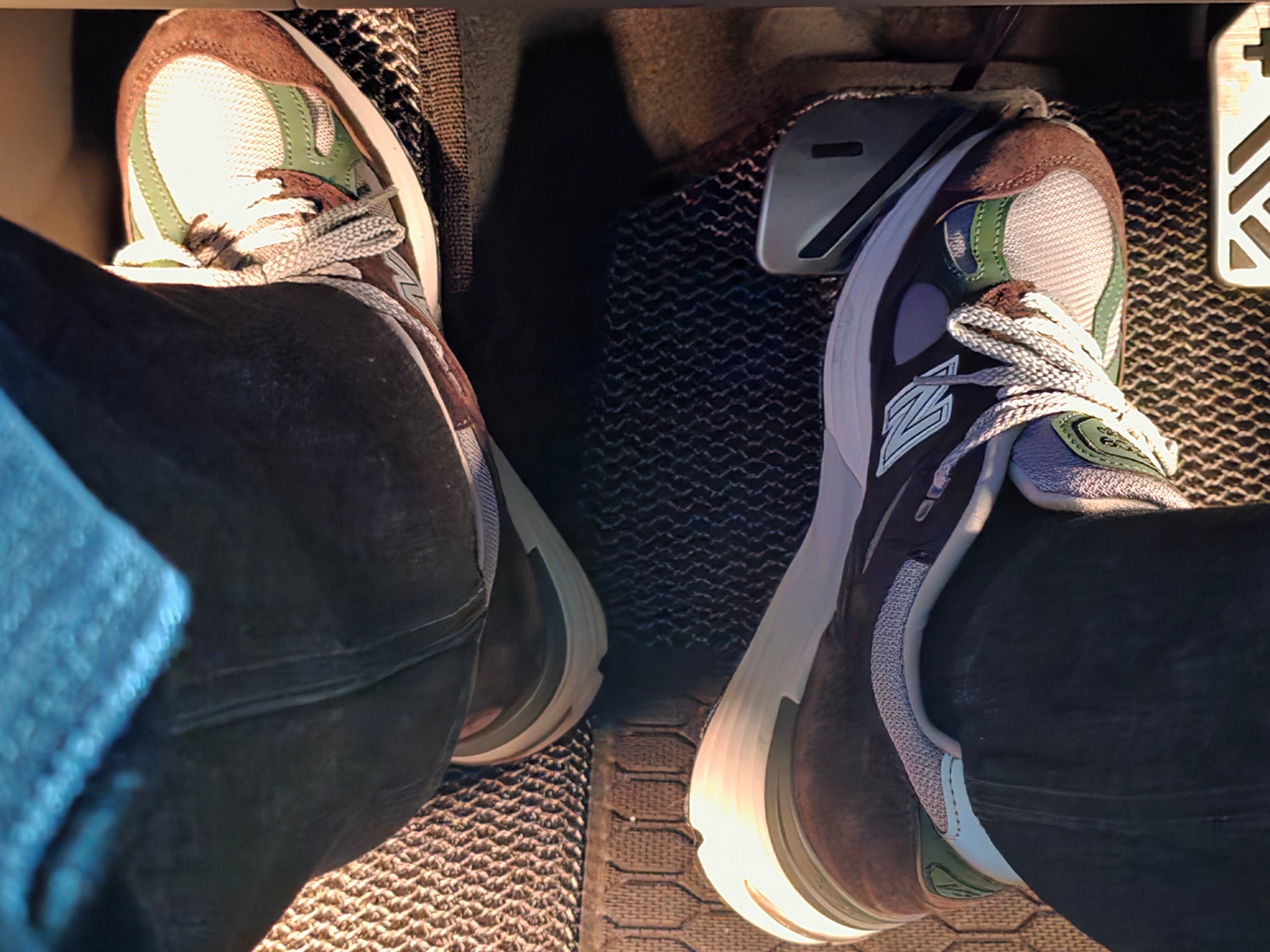New Balance 991v2 Made in UK Licorice Douglas Fir, New Balance Flying 77 Superlight Hooded Heavy Goose Down Gray 착용 스타일 - 1