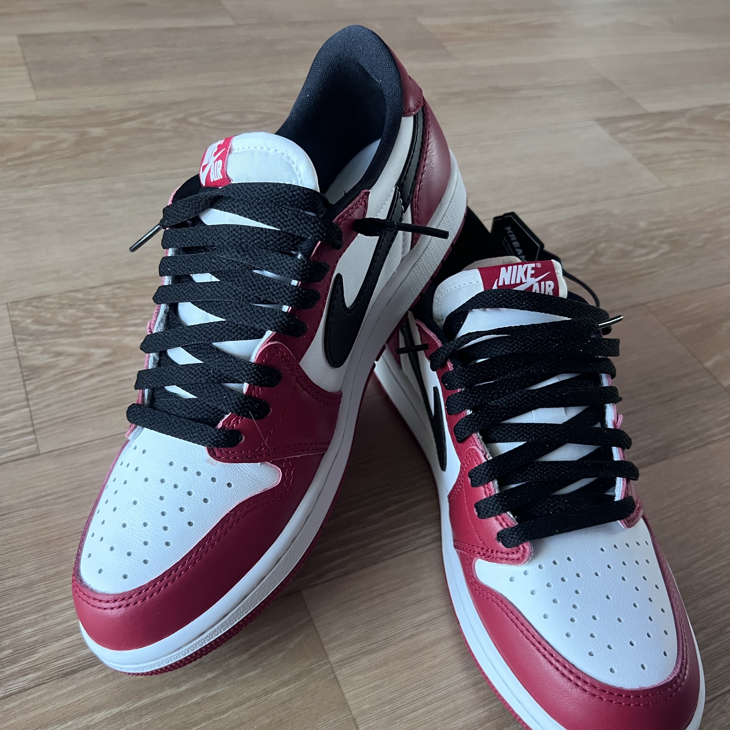 Jordan 1 Retro Low OG Chicago 착용 스타일 - 3