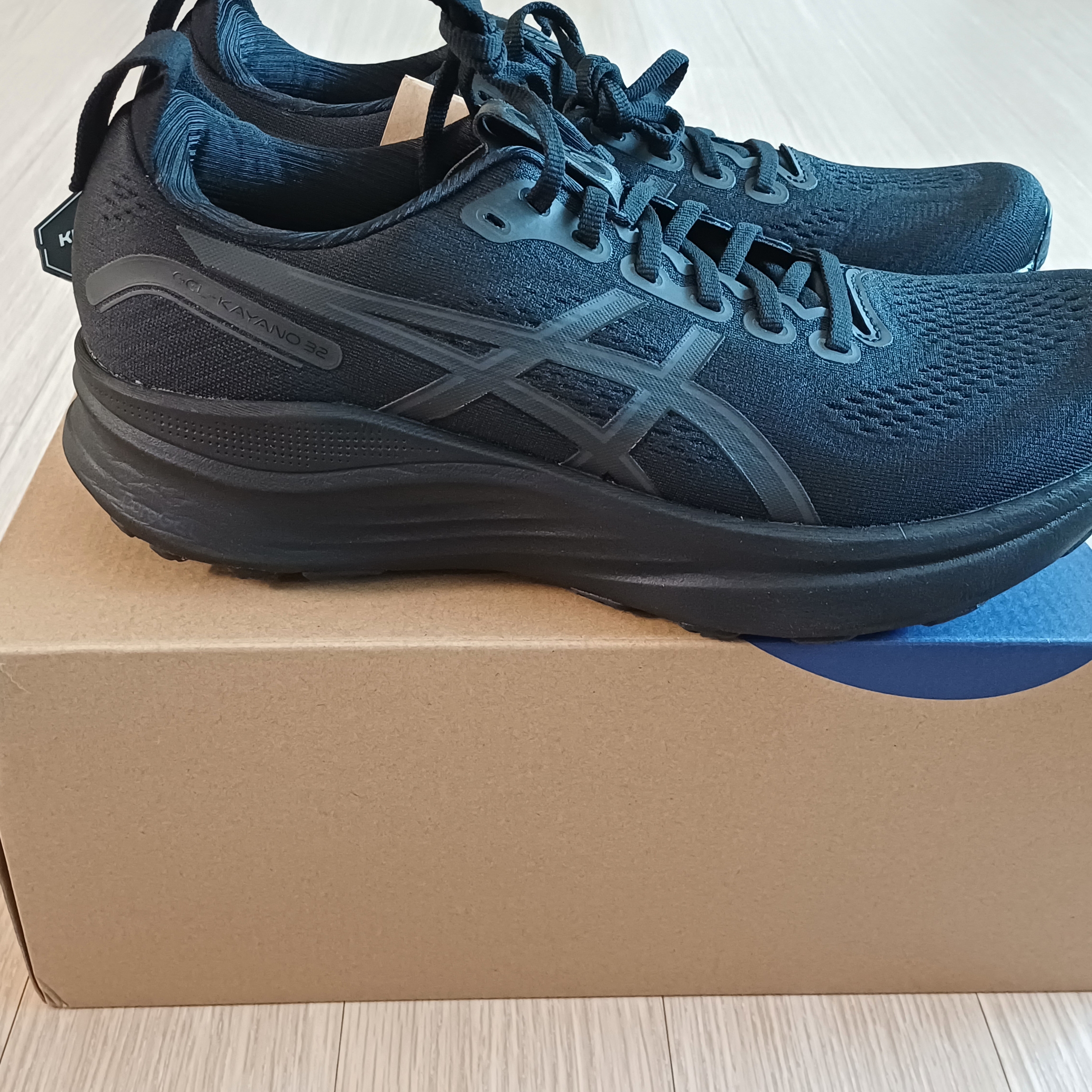 Asics Gel-Kayano 32 Black Graphite Grey - D Standard 착용 스타일