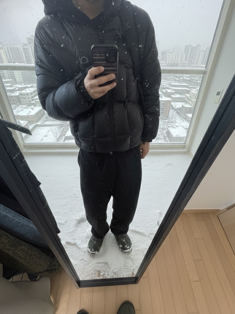 ZEROGRAM Ramona220 Goose Zeroexpedition Jacket Black 착용 스타일