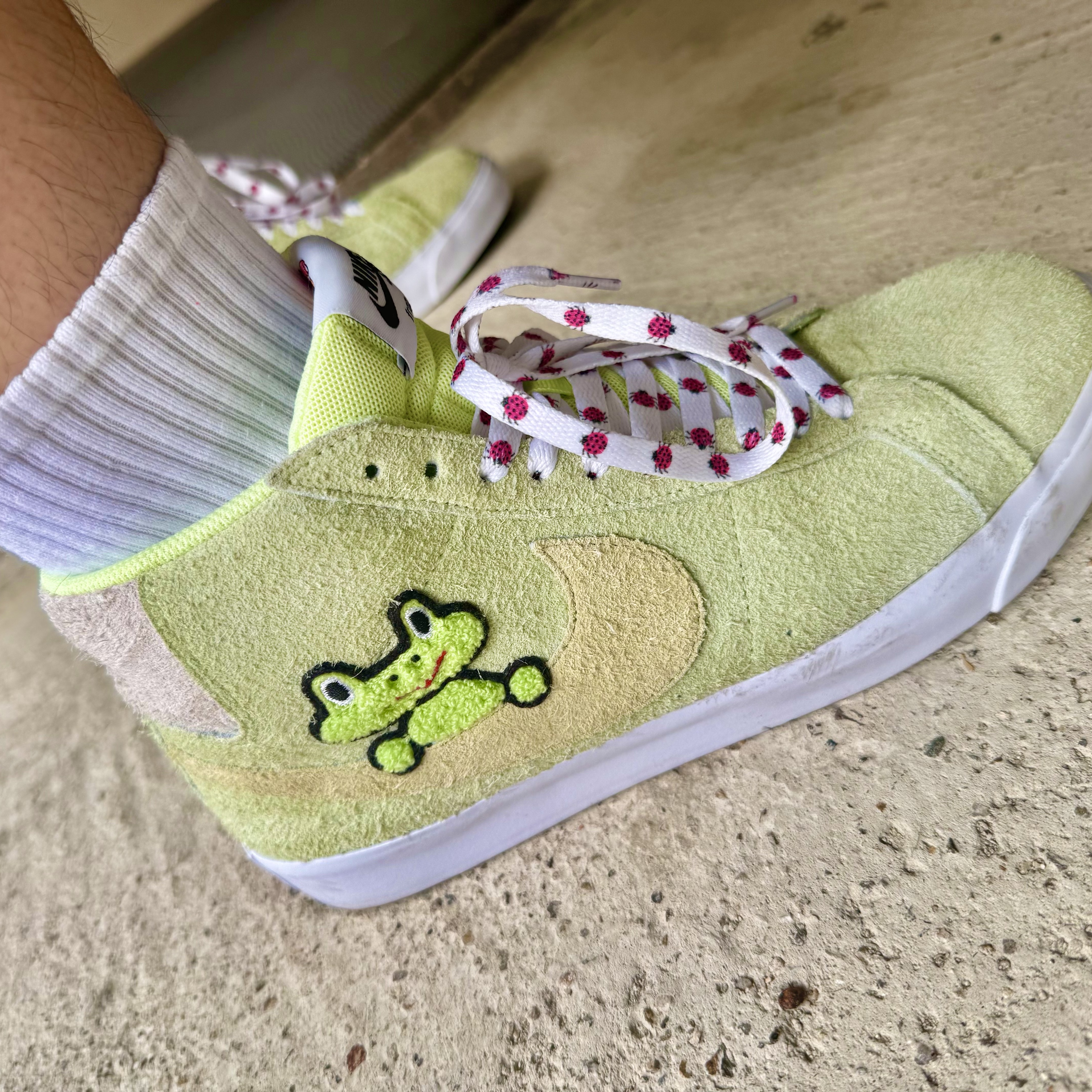 Nike SB Blazer Frog Skateboards 착용 스타일