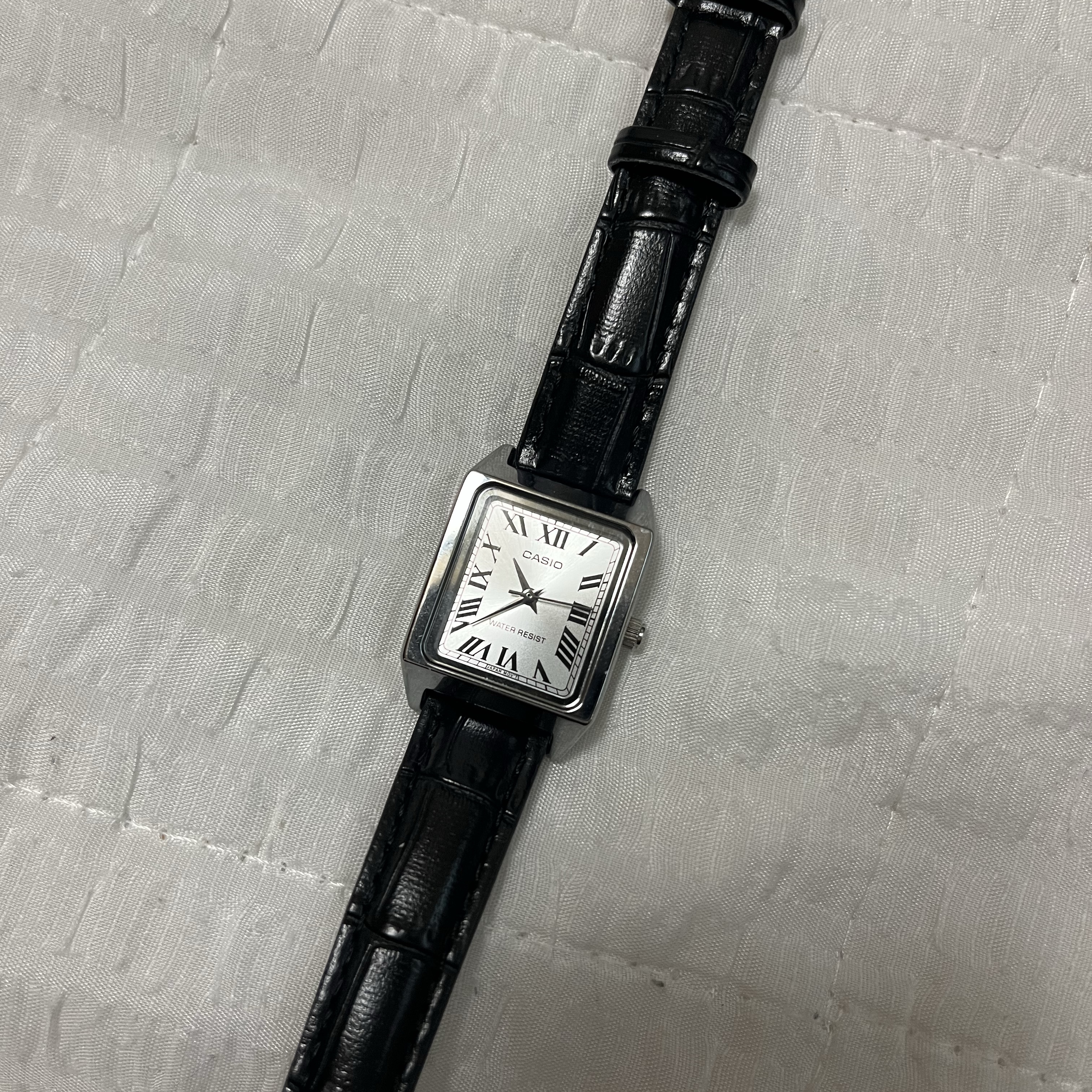 Casio LTP-V007L-7B1 착용 스타일