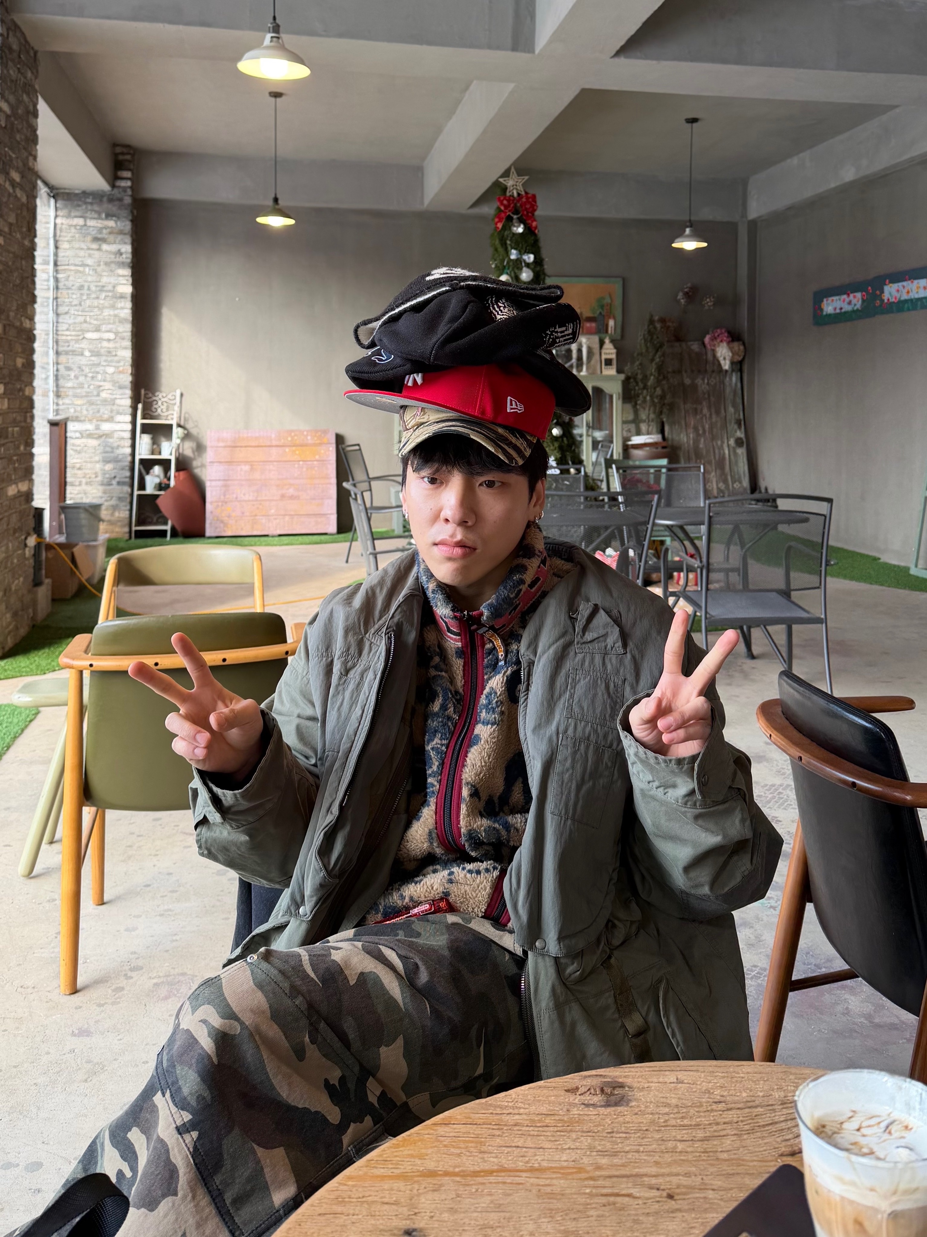 Kapital Damask Pattern Maria Fleece Zip Blouson Beige, Visvim Levinson Fishtail Light Green - 22SS 착용 스타일 - 2