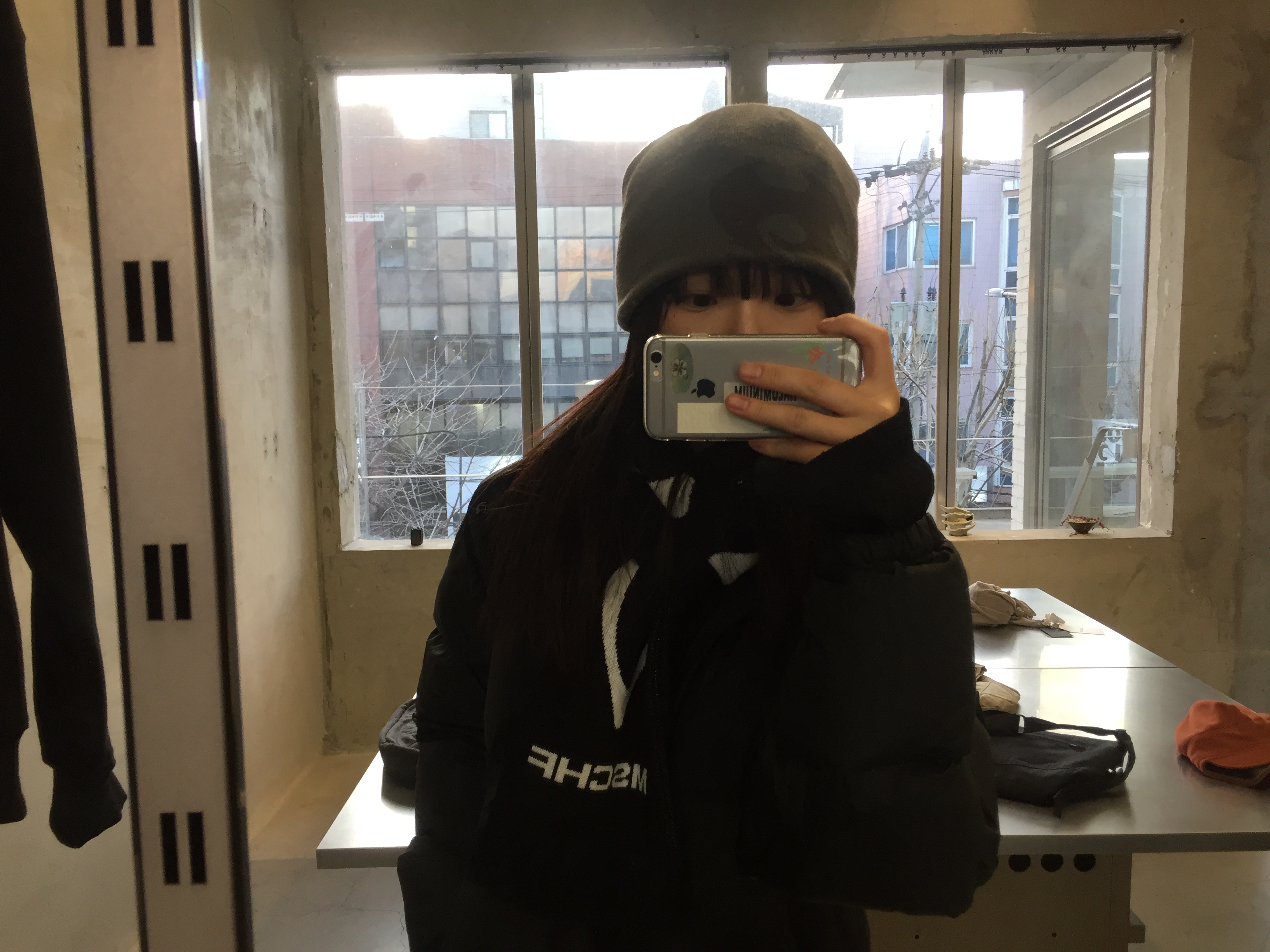 Sansan Gear Logo Beanie Khaki, COYSEIO Patchwork Beanie Grey 착용 스타일 - 1