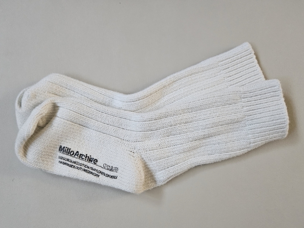Millo Archive All Day Cotton Logo Socks Cream 착용 스타일