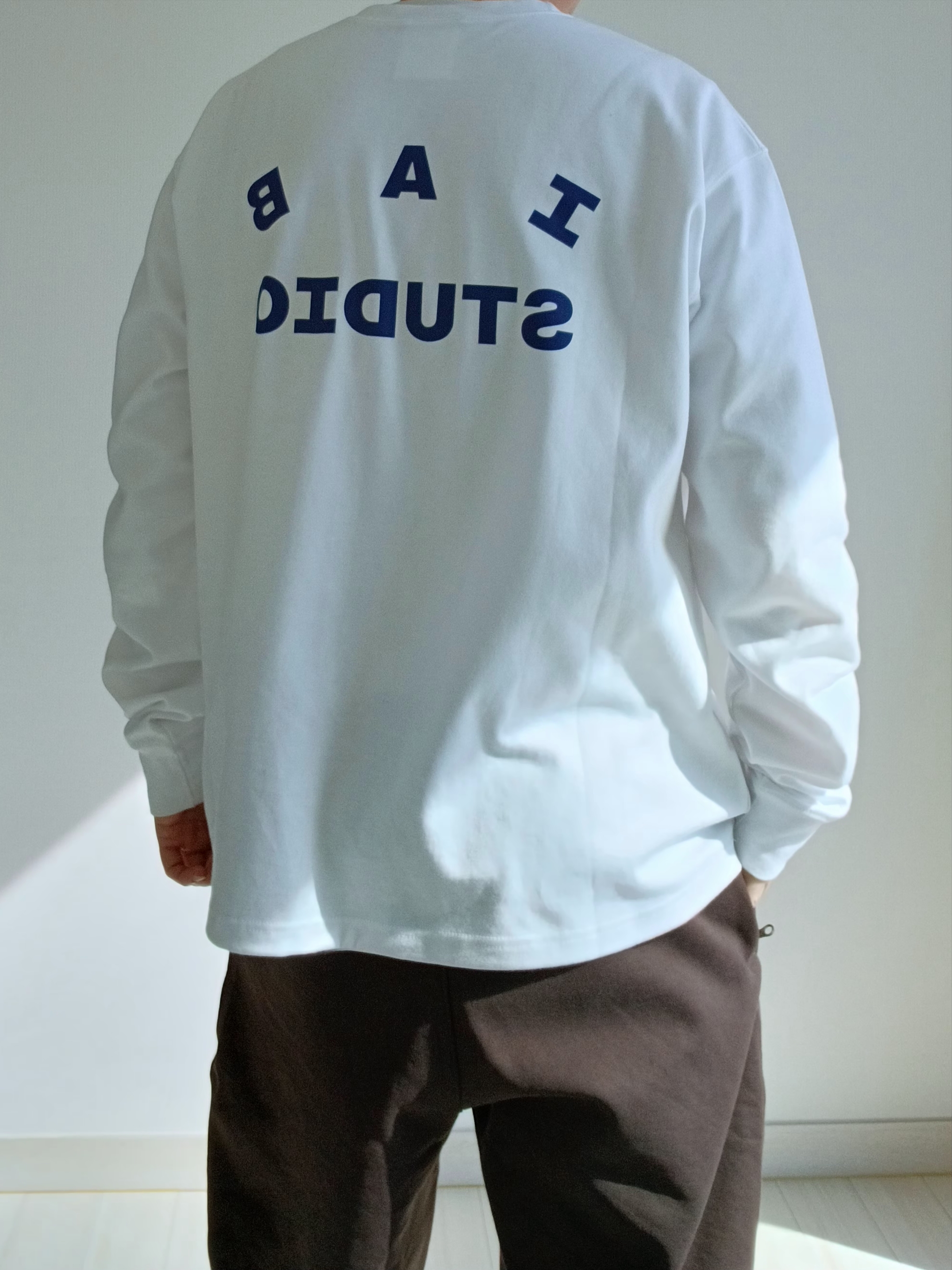 Stone Island 99576 Nylon Metal 6-Panel Cap Black, Uniqlo x Needles Fleece Jacket Beige - KR 착용 스타일 - 3