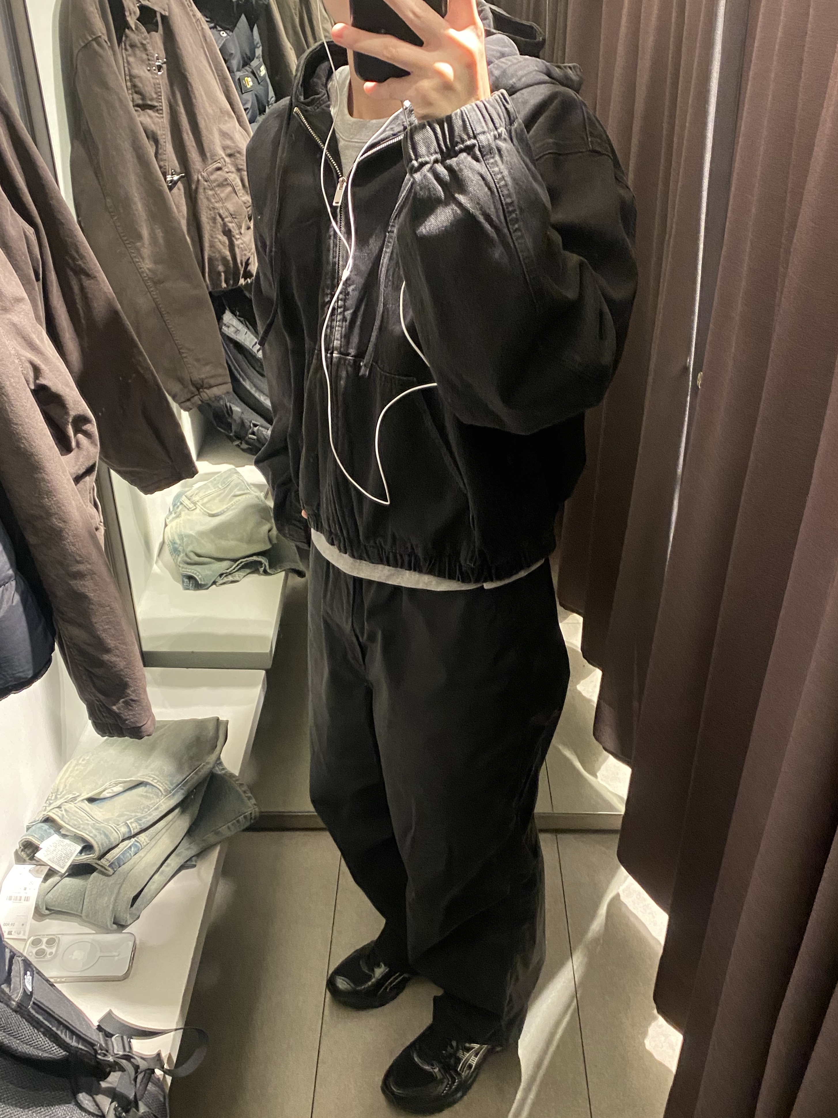 Asics Gel-Kayano 14 Black Pure Silver, ersco Ancient Denim Trucker Jacket Black 착용 스타일 - 1