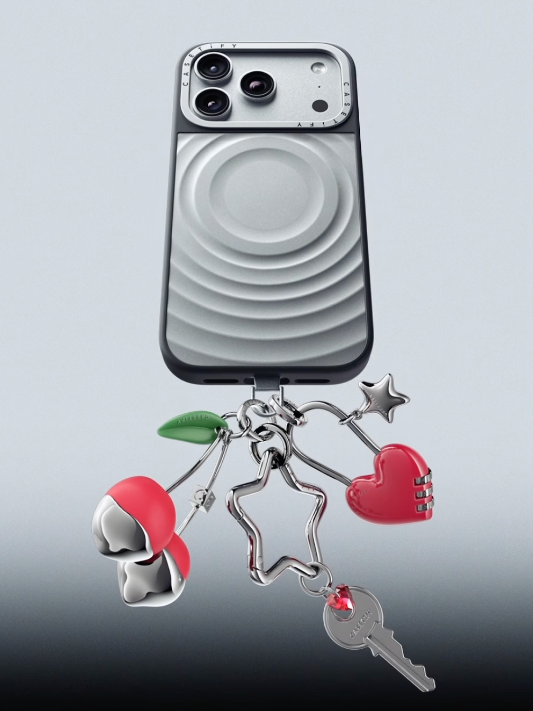 Casetify x G-DRAGON iPhone Alloy Ripple Case Silver Grey, Casetify x G-DRAGON iPhone Magsafe Ripple Case Mint Blue 착용 스타일 - 4