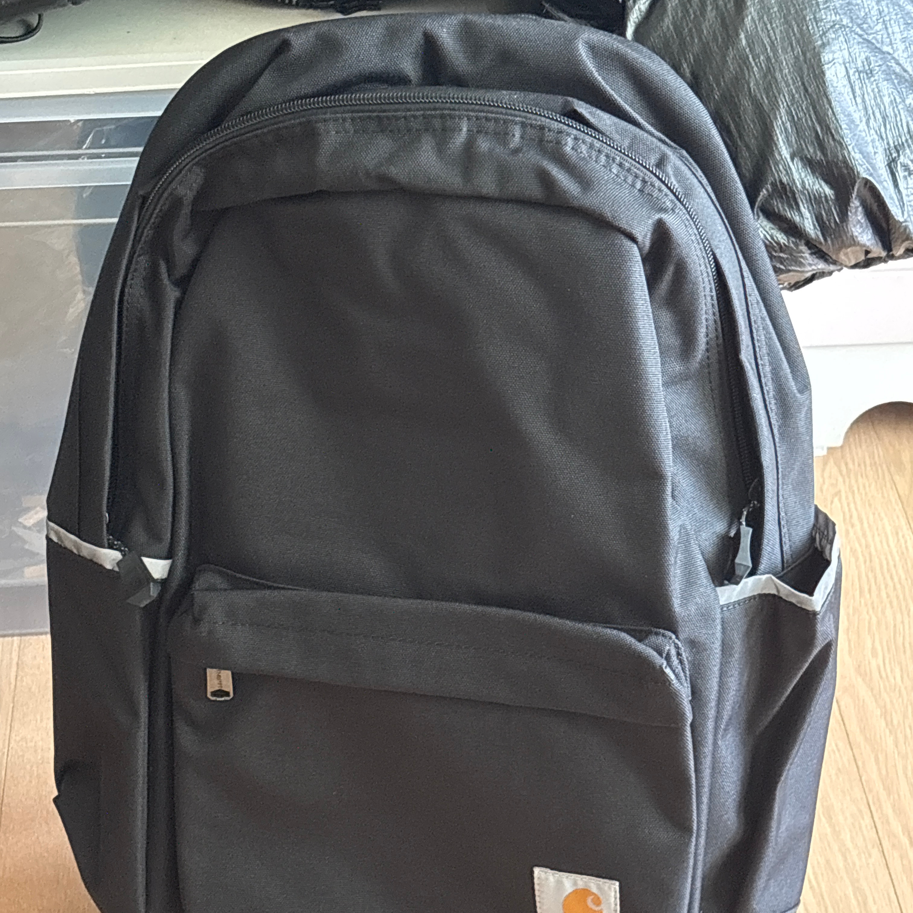Carhartt 21L Classic Backpack Black 착용 스타일