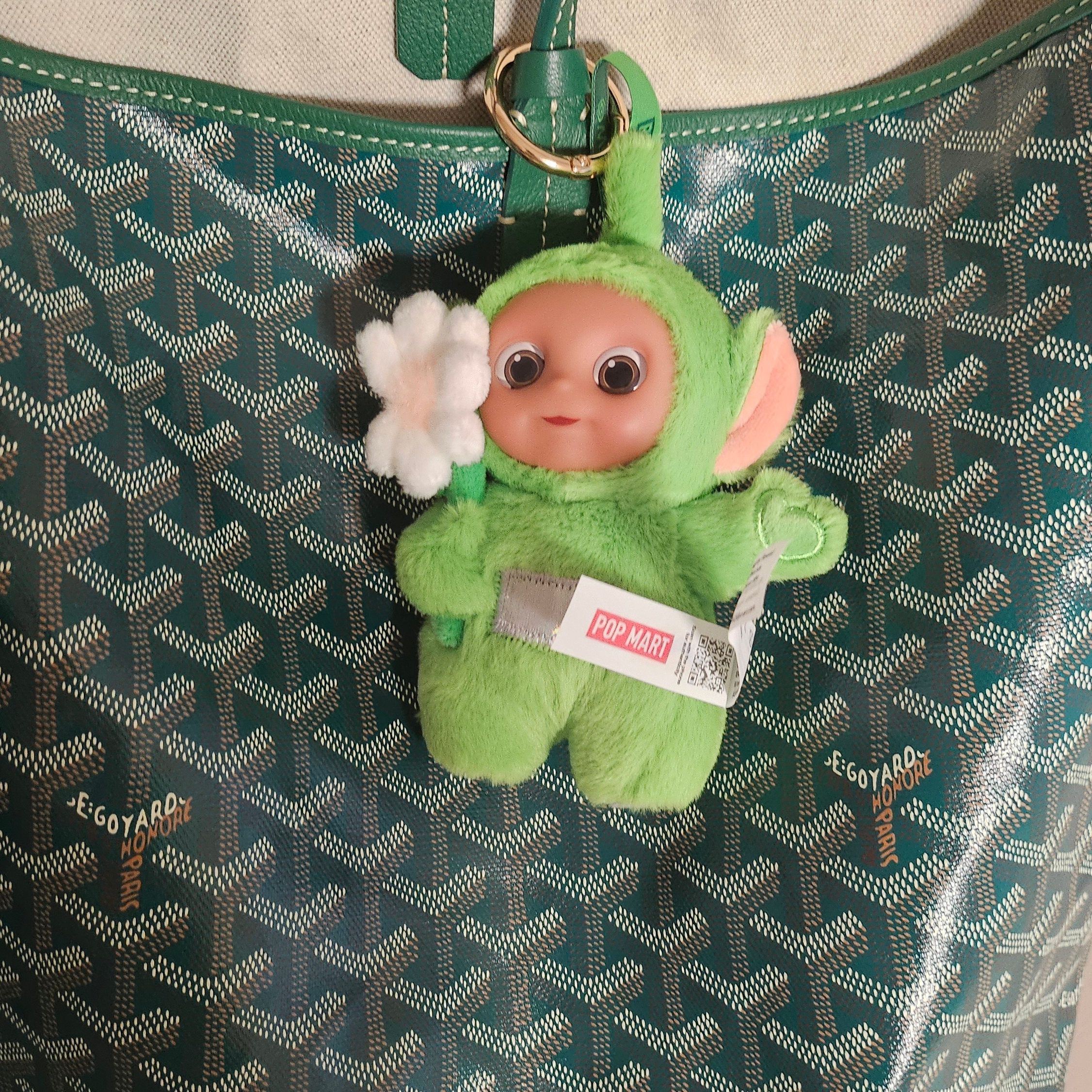 Pop Mart Teletubbies Say Hello Series Figures Sealed Case (1 Blind Box), Goyard Saint Louis PM Bag Green 착용 스타일