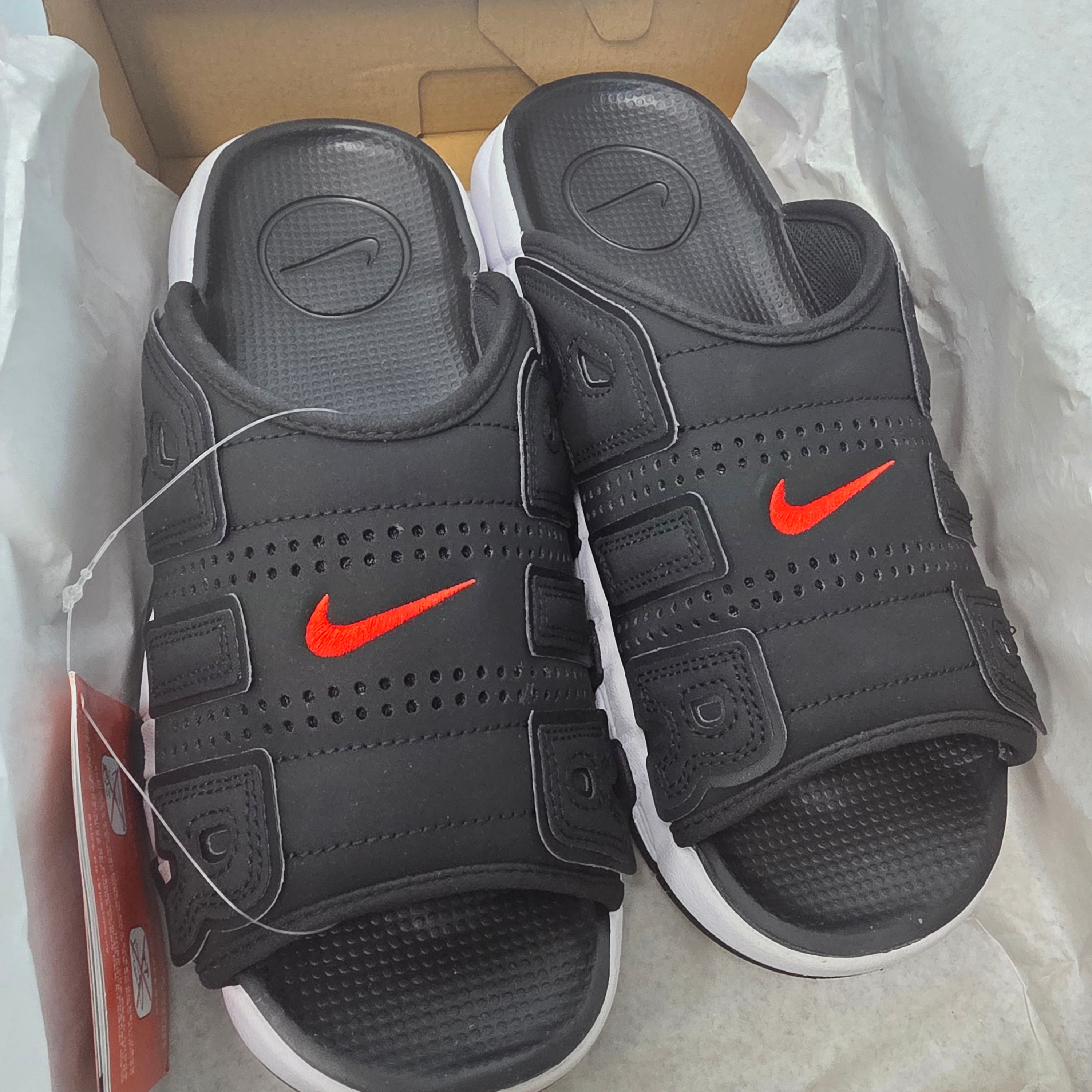 Nike Air More Uptempo Slide Black White 착용 스타일