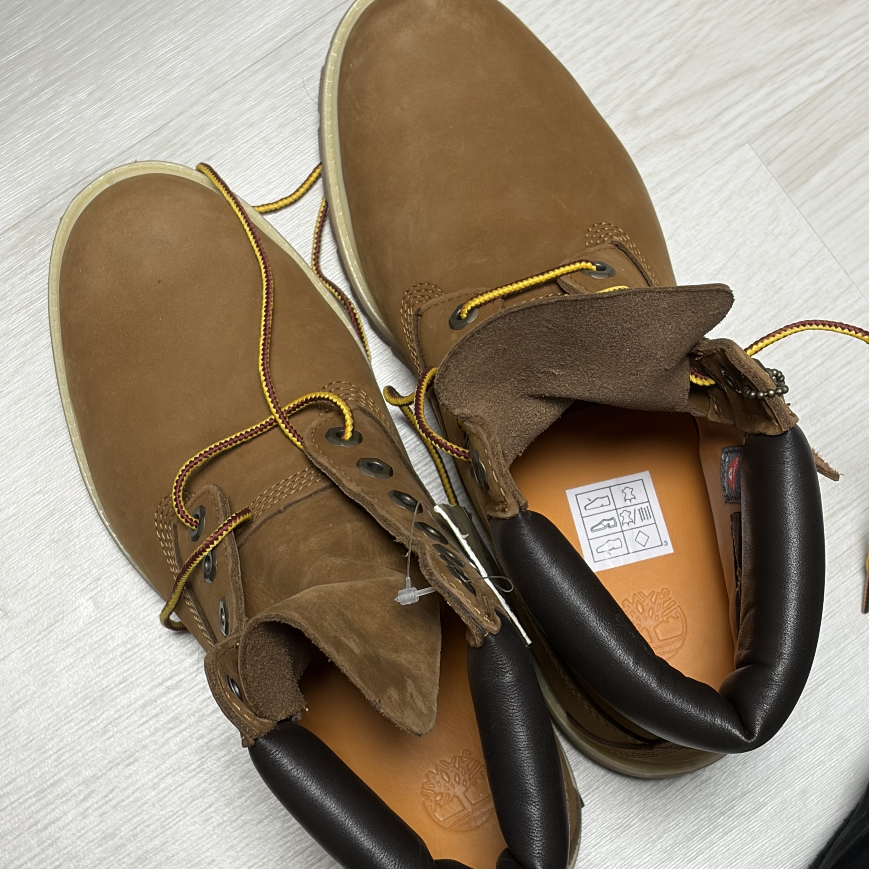 Timberland 6 Inch Laceup Basic Boots Wheat Brown - Wide 착용 스타일 - 1