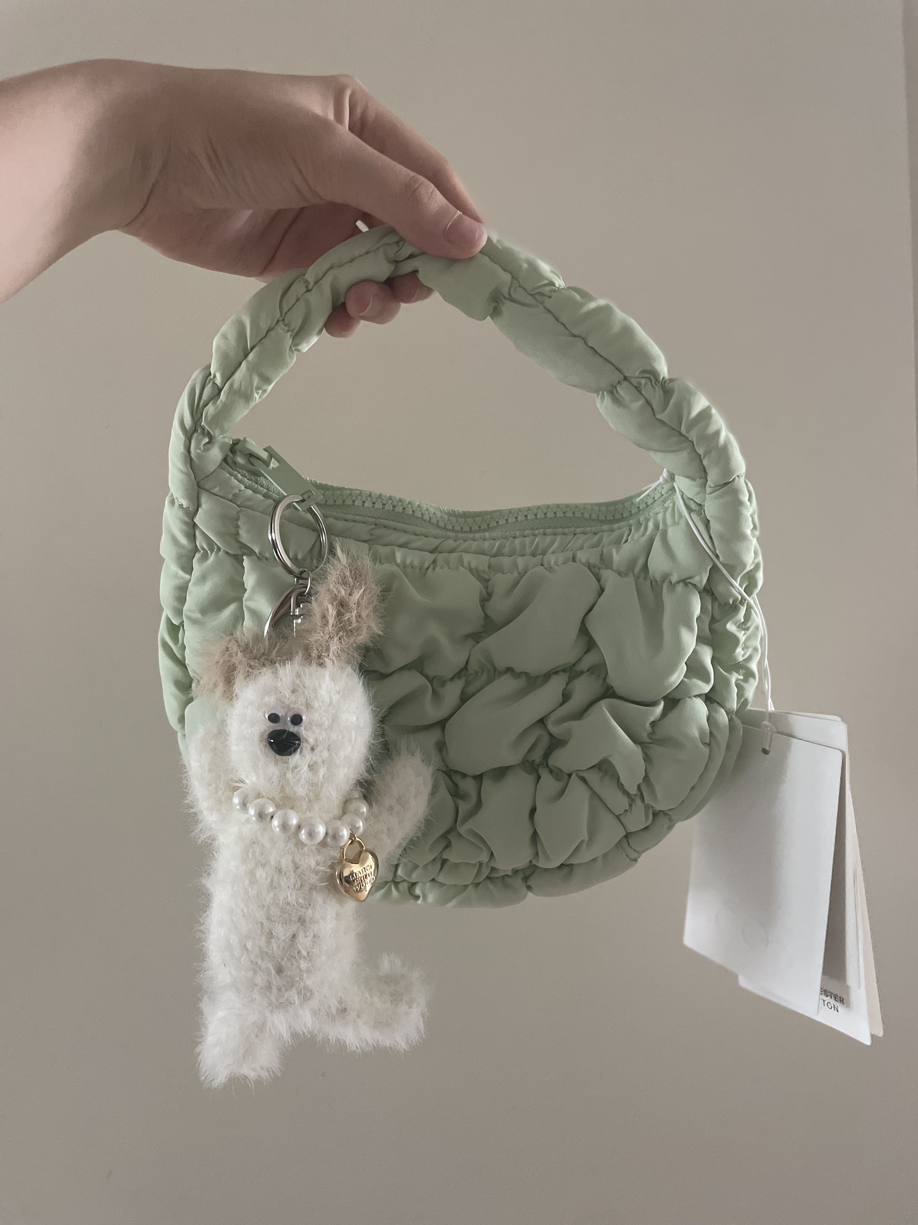 COS Quilted Micro Bag Green 착용 스타일