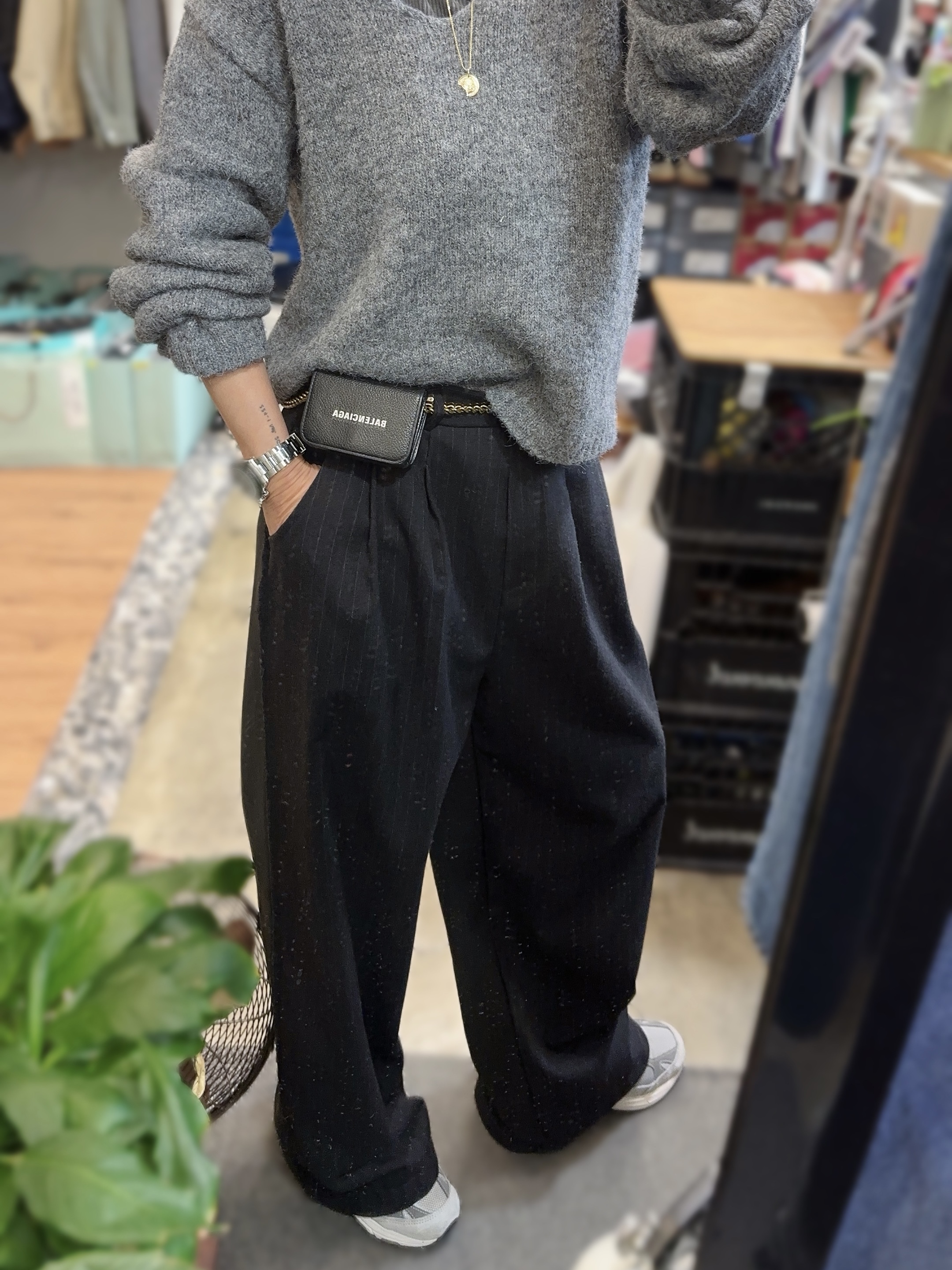 (W) New Balance 993 Made in USA Grey - B Standard, Balenciaga Cash Mini Wallet Black 착용 스타일 - 5