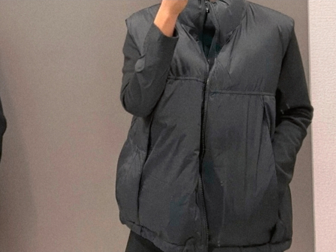 Millo Archive Crop Over Vest Black 착용 스타일