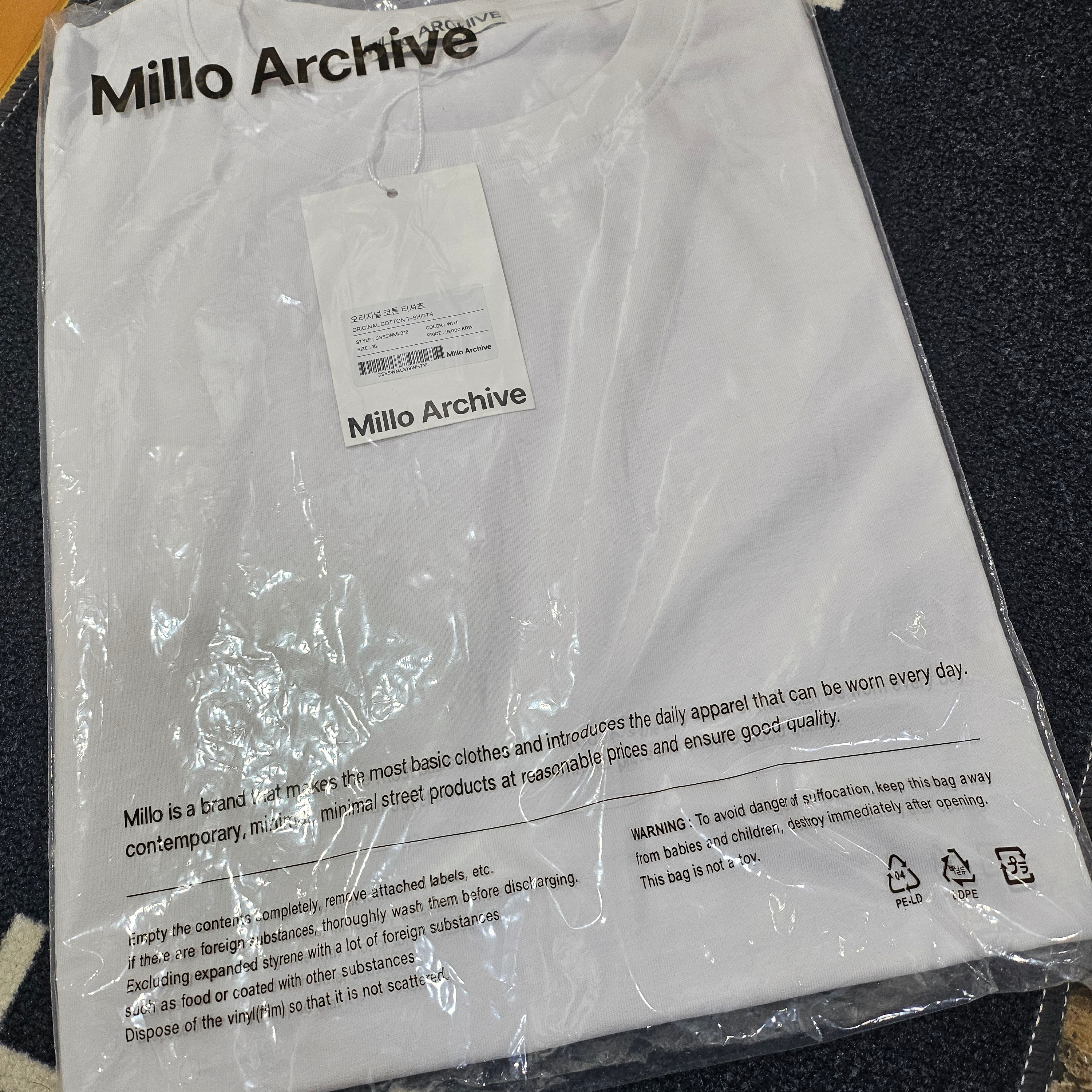 Millo Archive Original Cotton T-Shirts White 착용 스타일