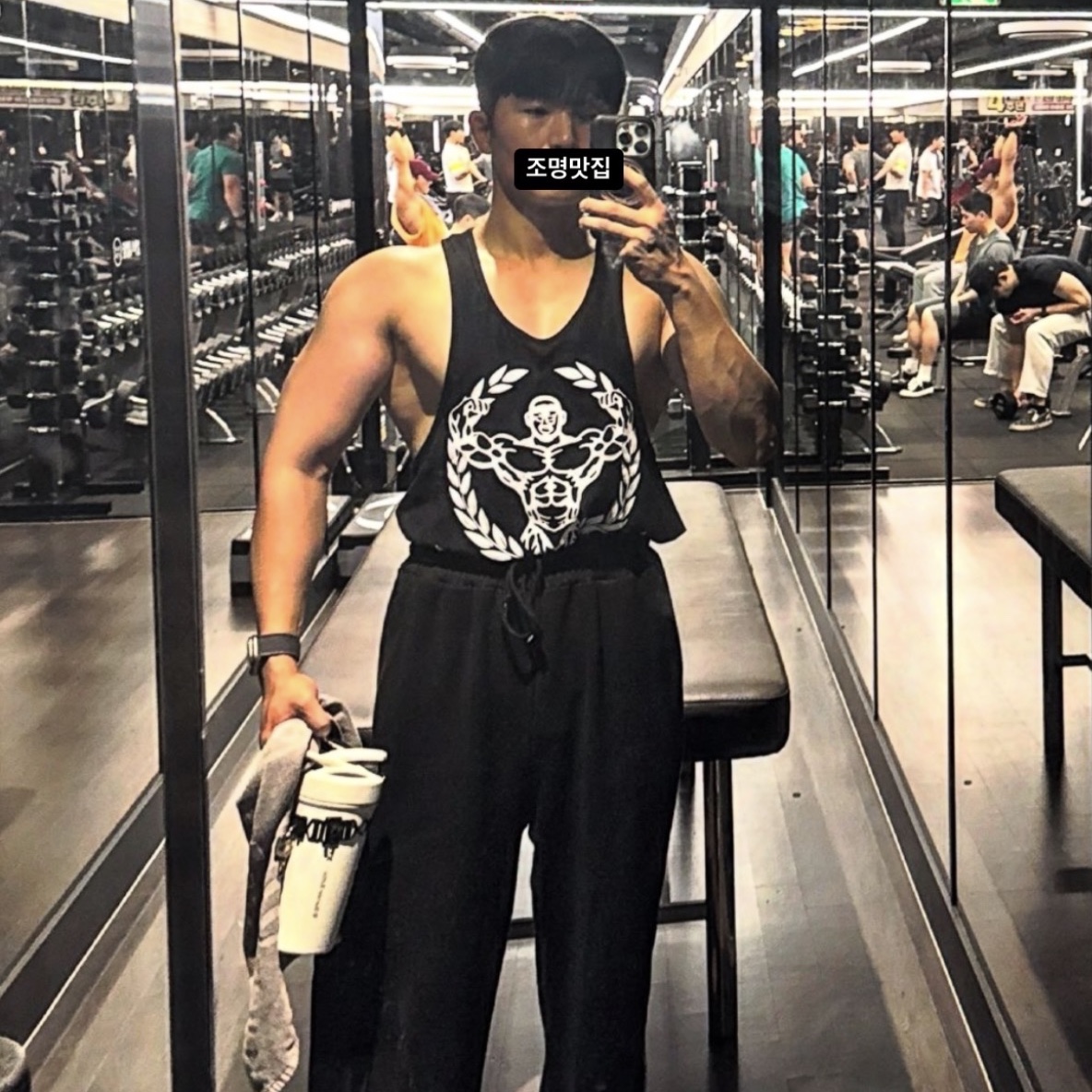 BORN TO WIN Raiseborn New Deep Fit Sleeveless Black, BORN TO WIN Chrome B Track Line Semi Wide Pants Black 착용 스타일