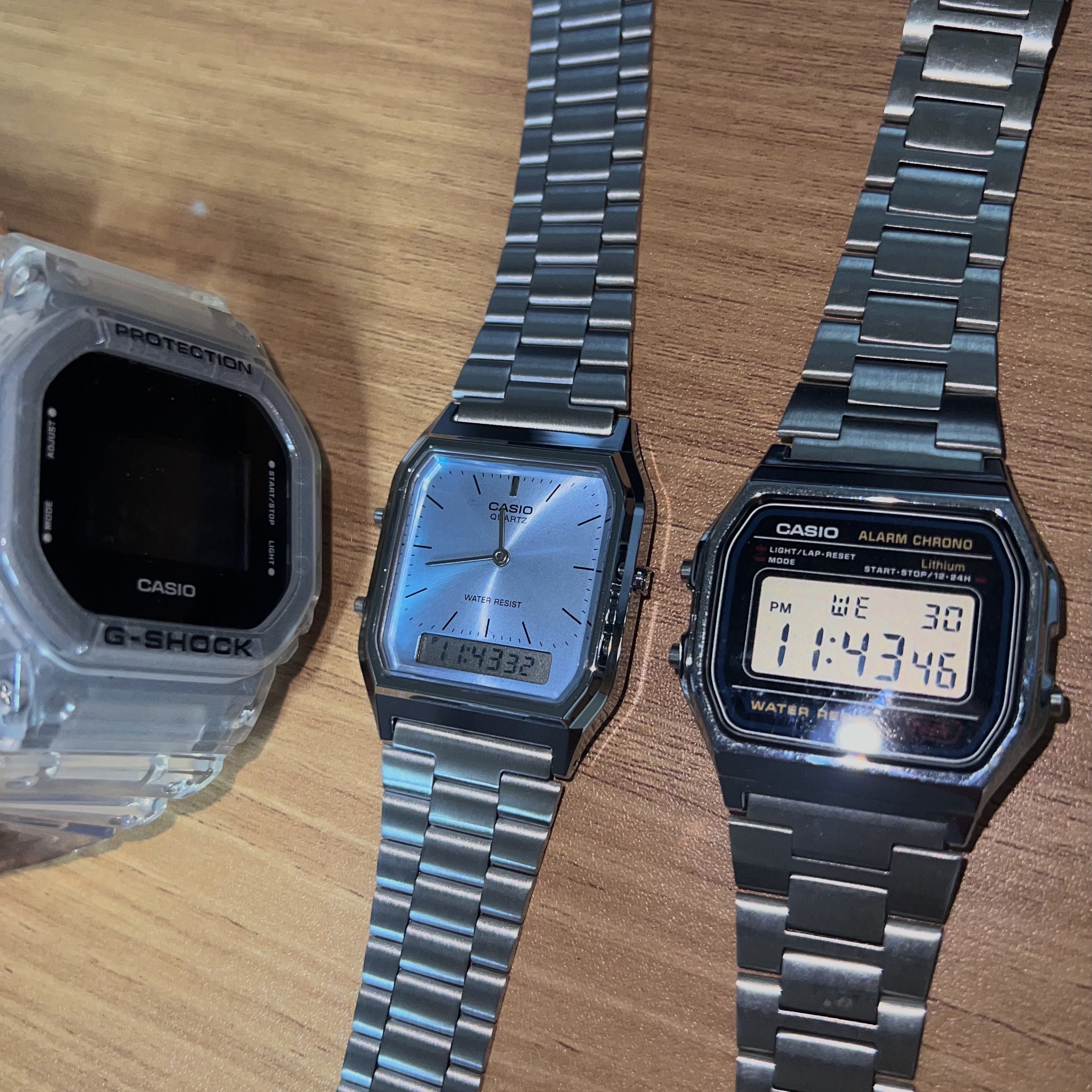 Casio AQ-230A-2A1MQY, Casio G-Shock DW-5600USKE-7 착용 스타일