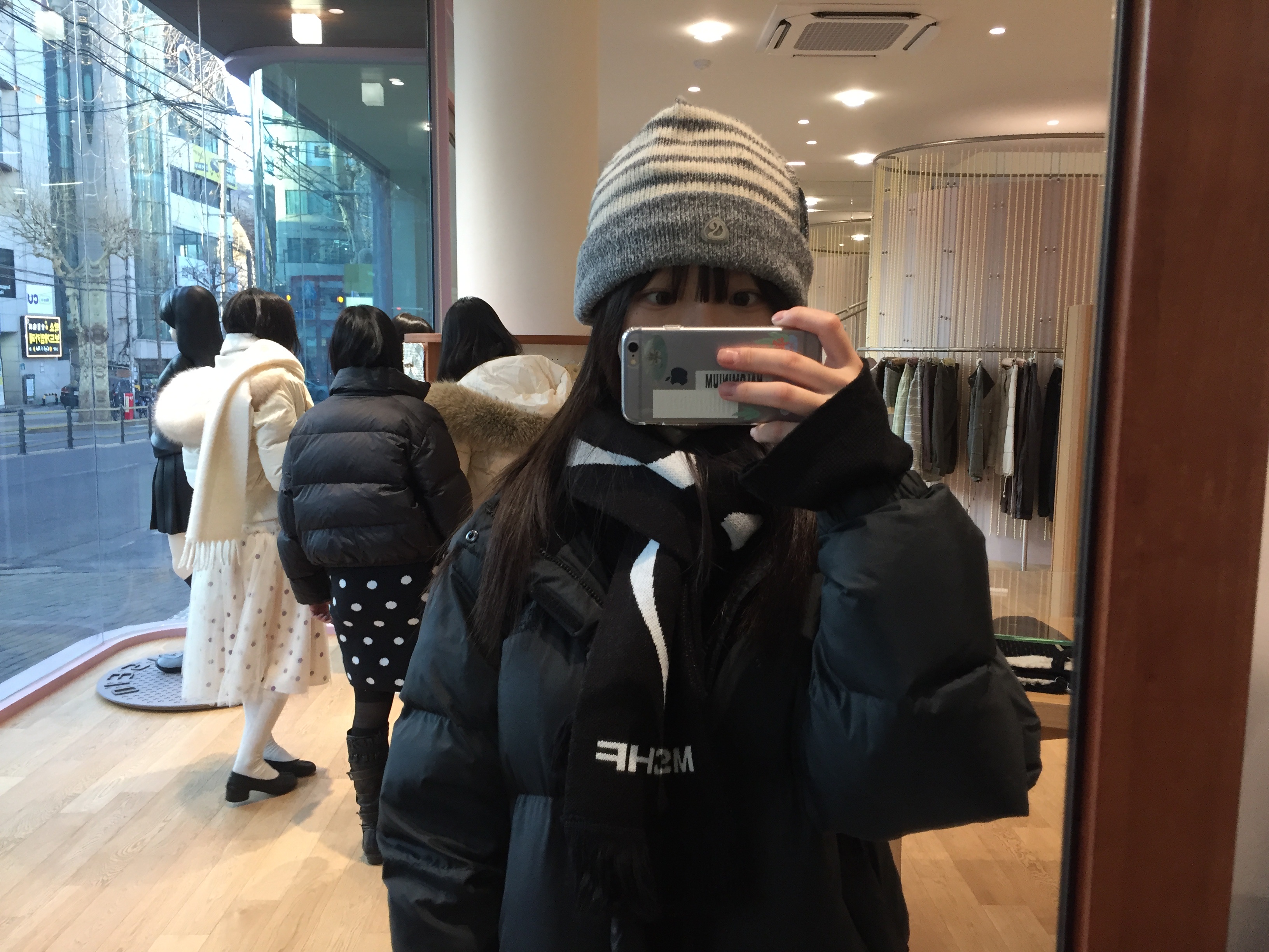 Sansan Gear Logo Beanie Khaki, COYSEIO Patchwork Beanie Grey 착용 스타일 - 3