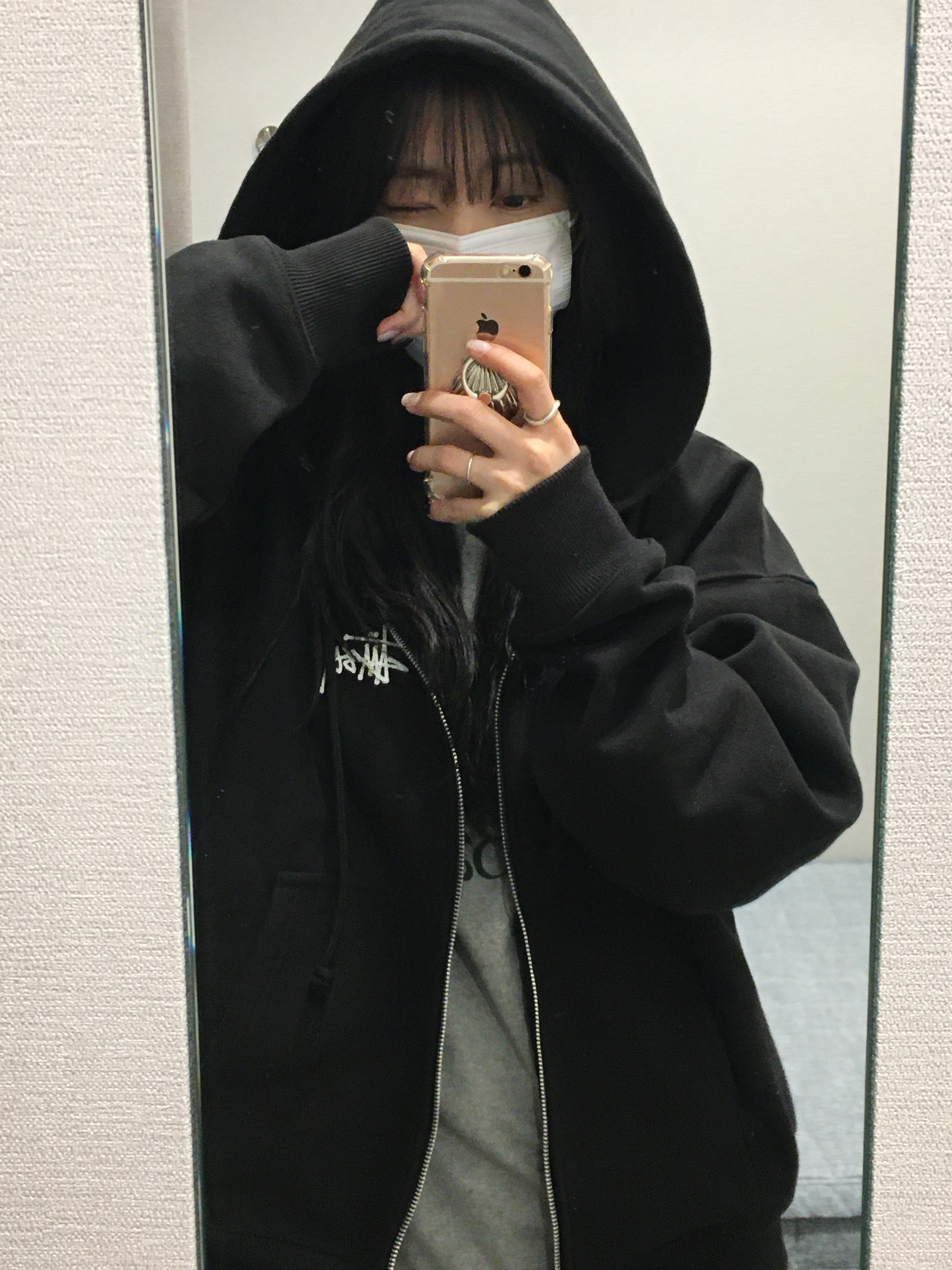 Stussy Basic Zip Hoodie Black 착용 스타일 - 1