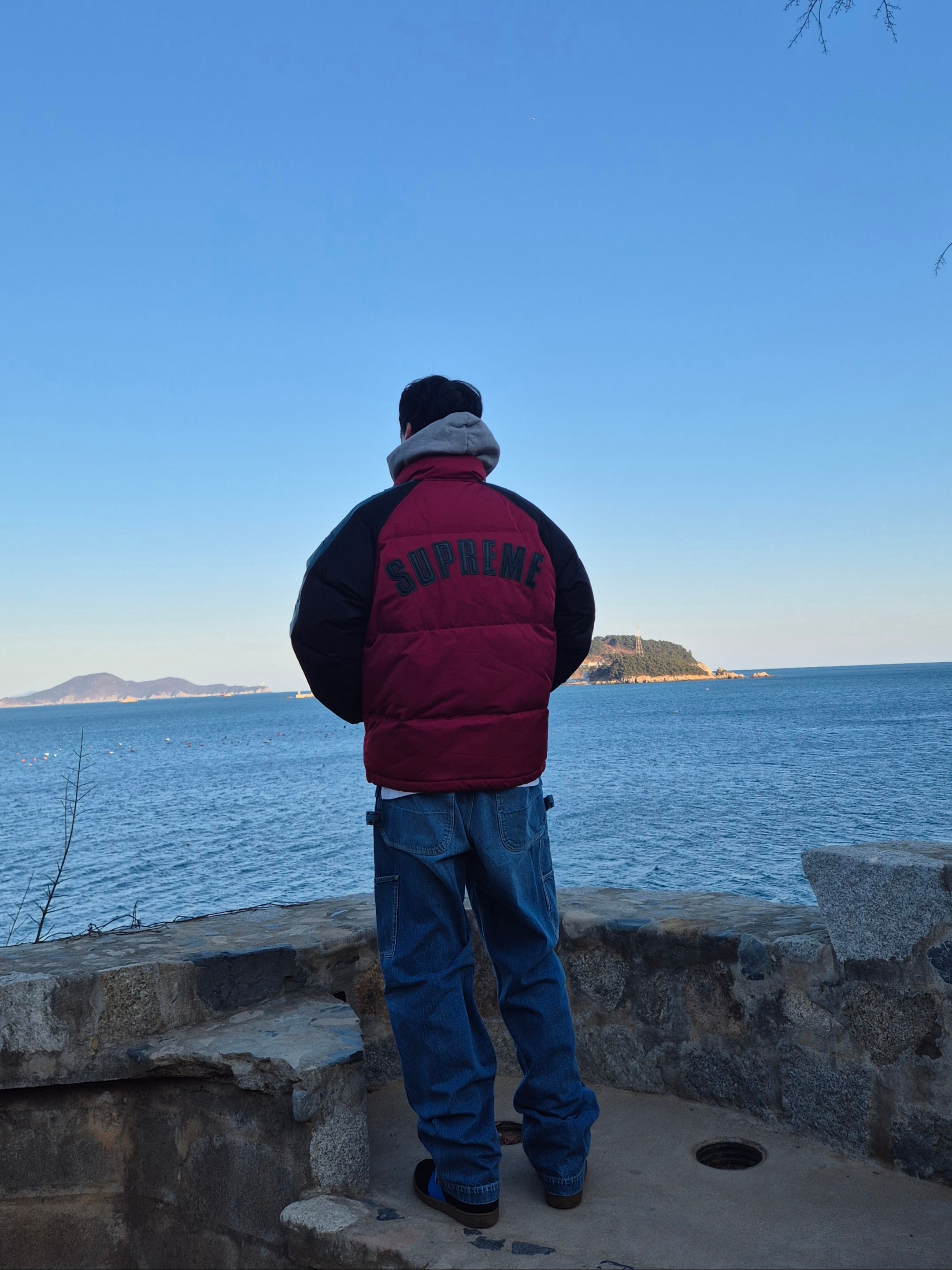 Kapital 11.5 oz. Denim Lumber Pants Indigo (Processing), Supreme Star Sleeve Down Puffer Jacket Red - 23FW 착용 스타일 - 2