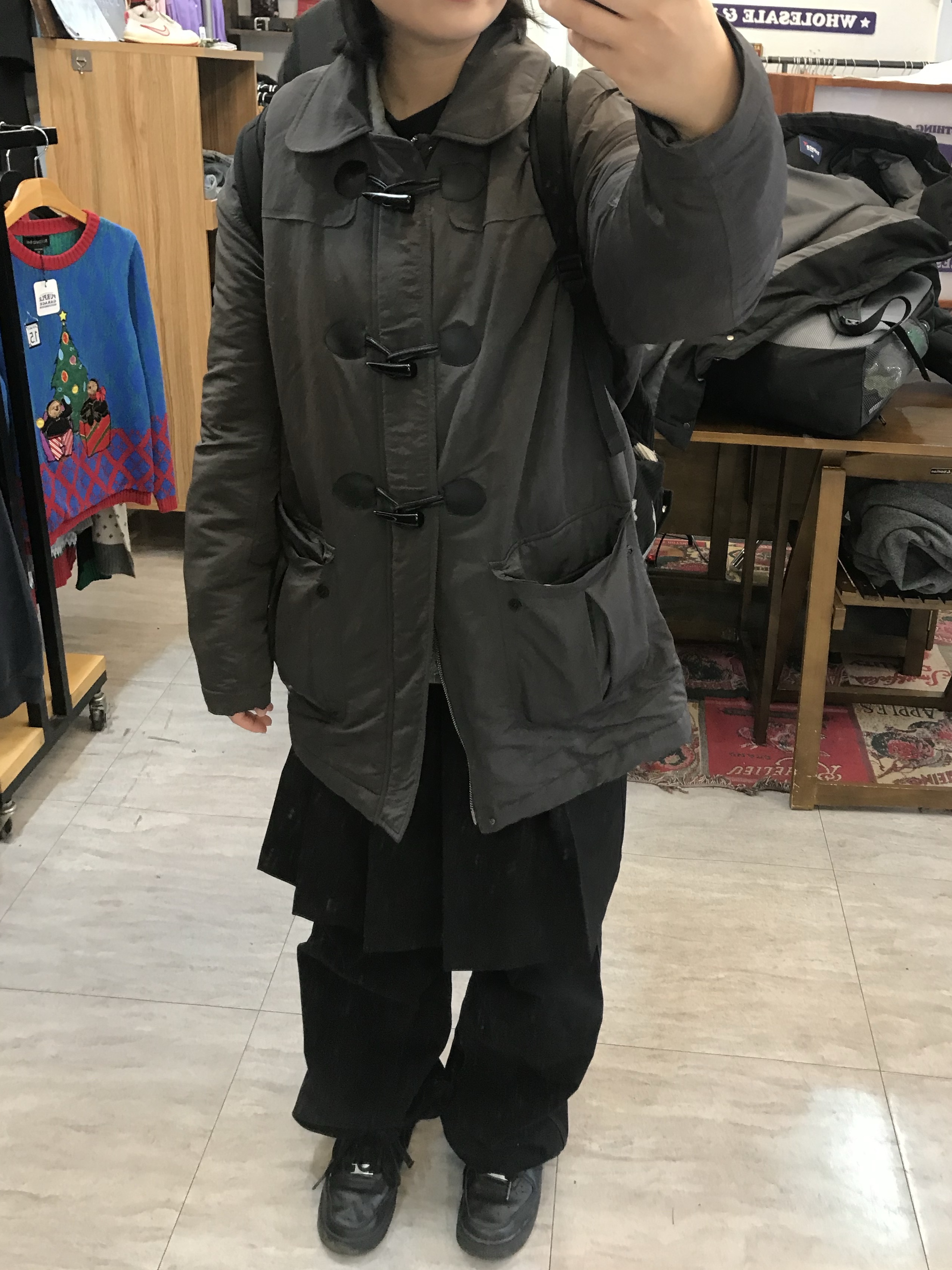 The North Face Fleece Earmuff Beanie Black 착용 스타일 - 1