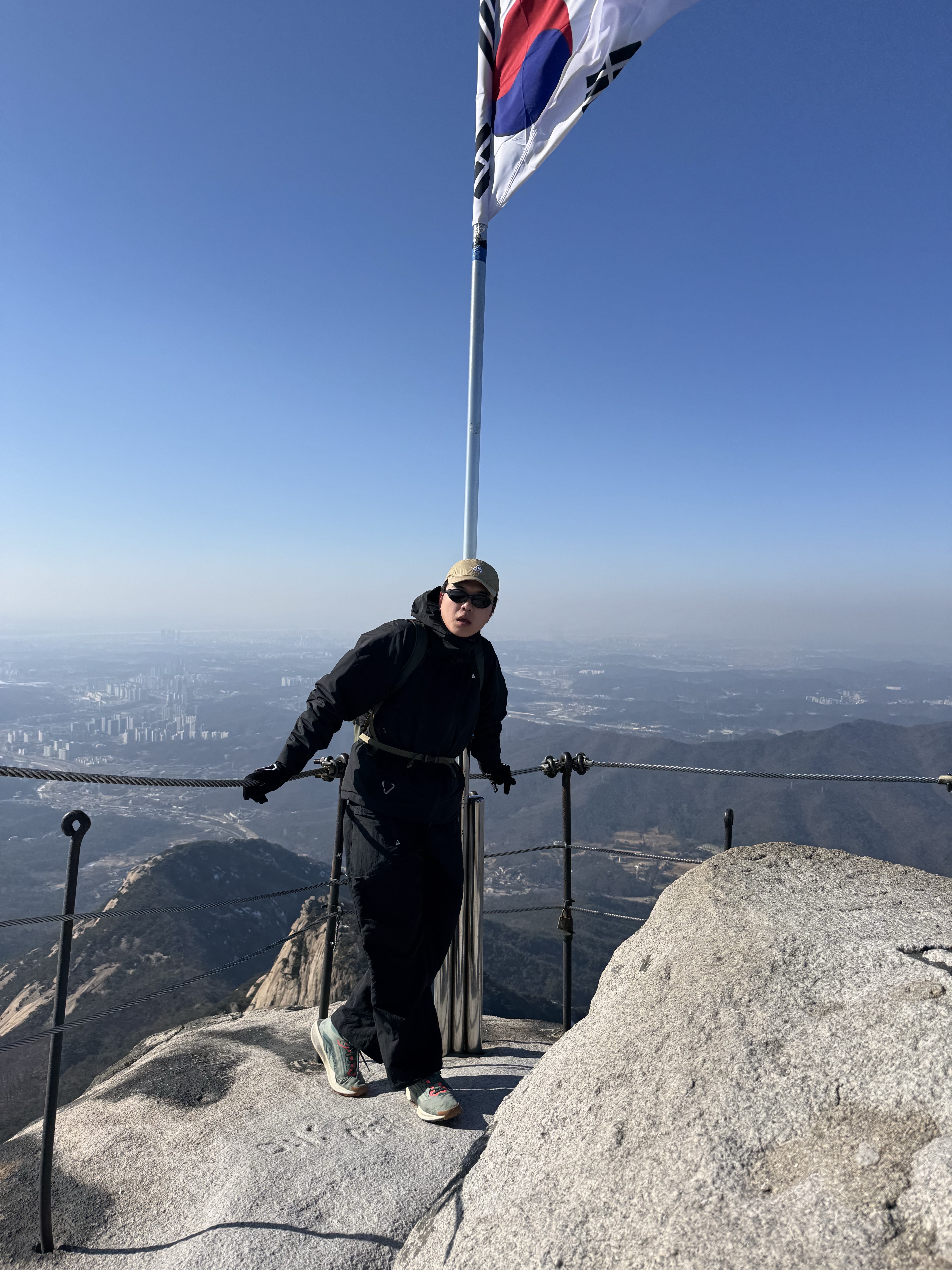 Nike ACG Dri-Fit Club Trail Cap Parachute Beige, Nike ACG Morpho Storm-Fit ADV Rain Jacket Black - Asia 착용 스타일