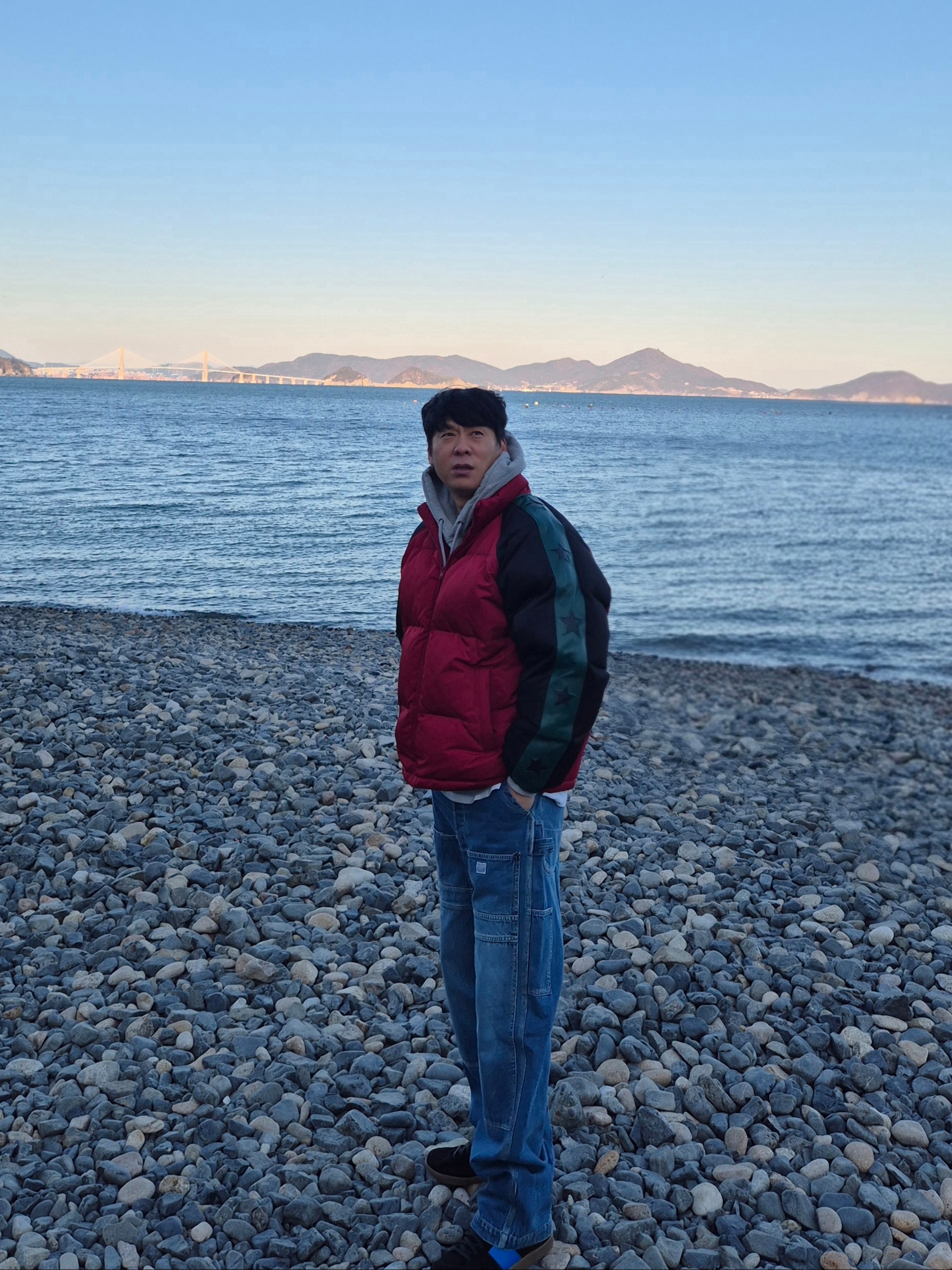 Kapital 11.5 oz. Denim Lumber Pants Indigo (Processing), Supreme Star Sleeve Down Puffer Jacket Red - 23FW 착용 스타일 - 4