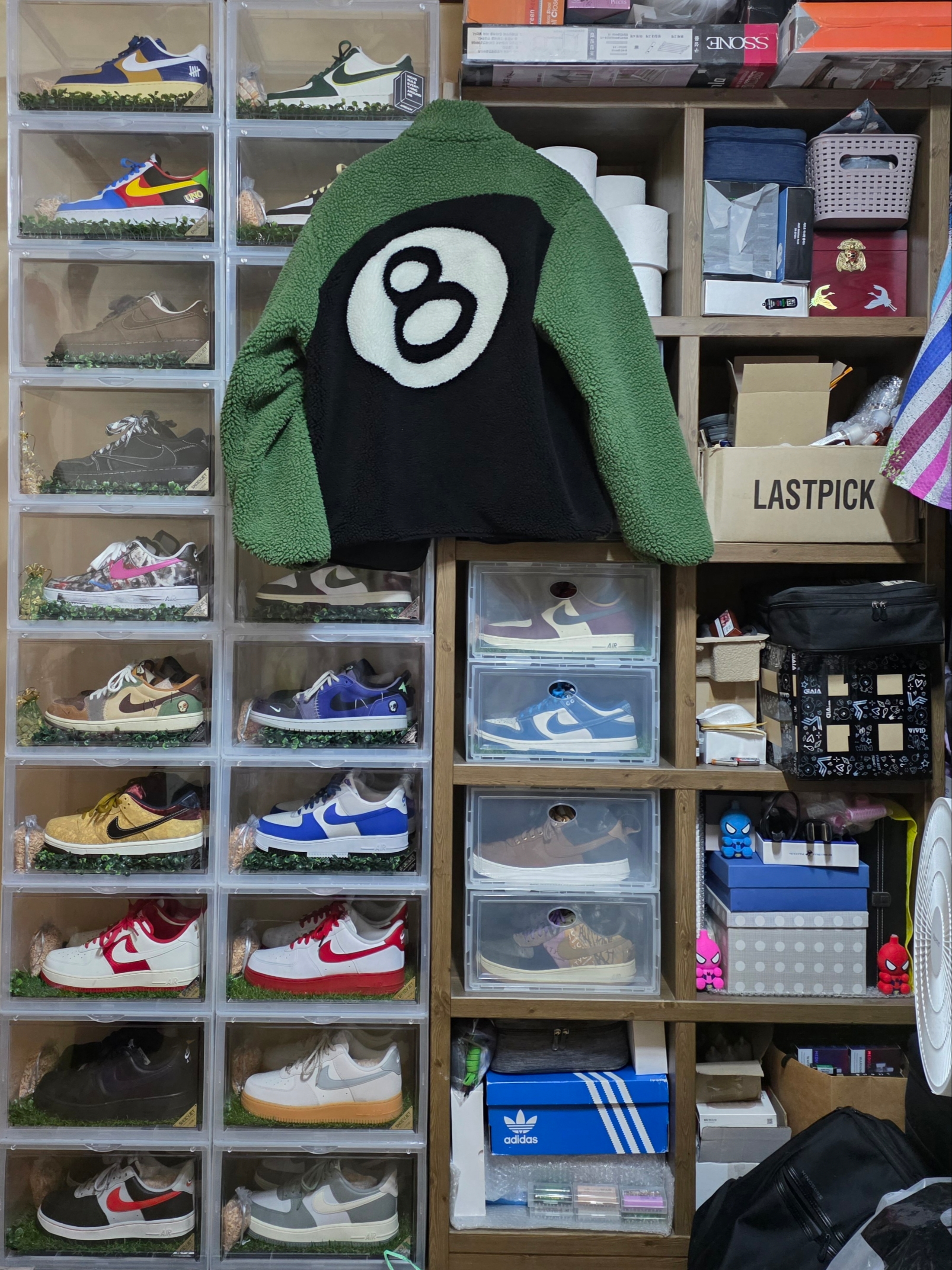 Stussy 8 Ball Sherpa Jacket Green 착용 스타일
