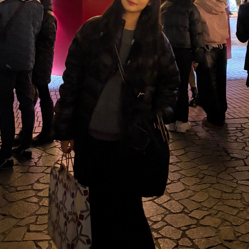 Cayl Light Down Jacket 2 Black 착용 스타일