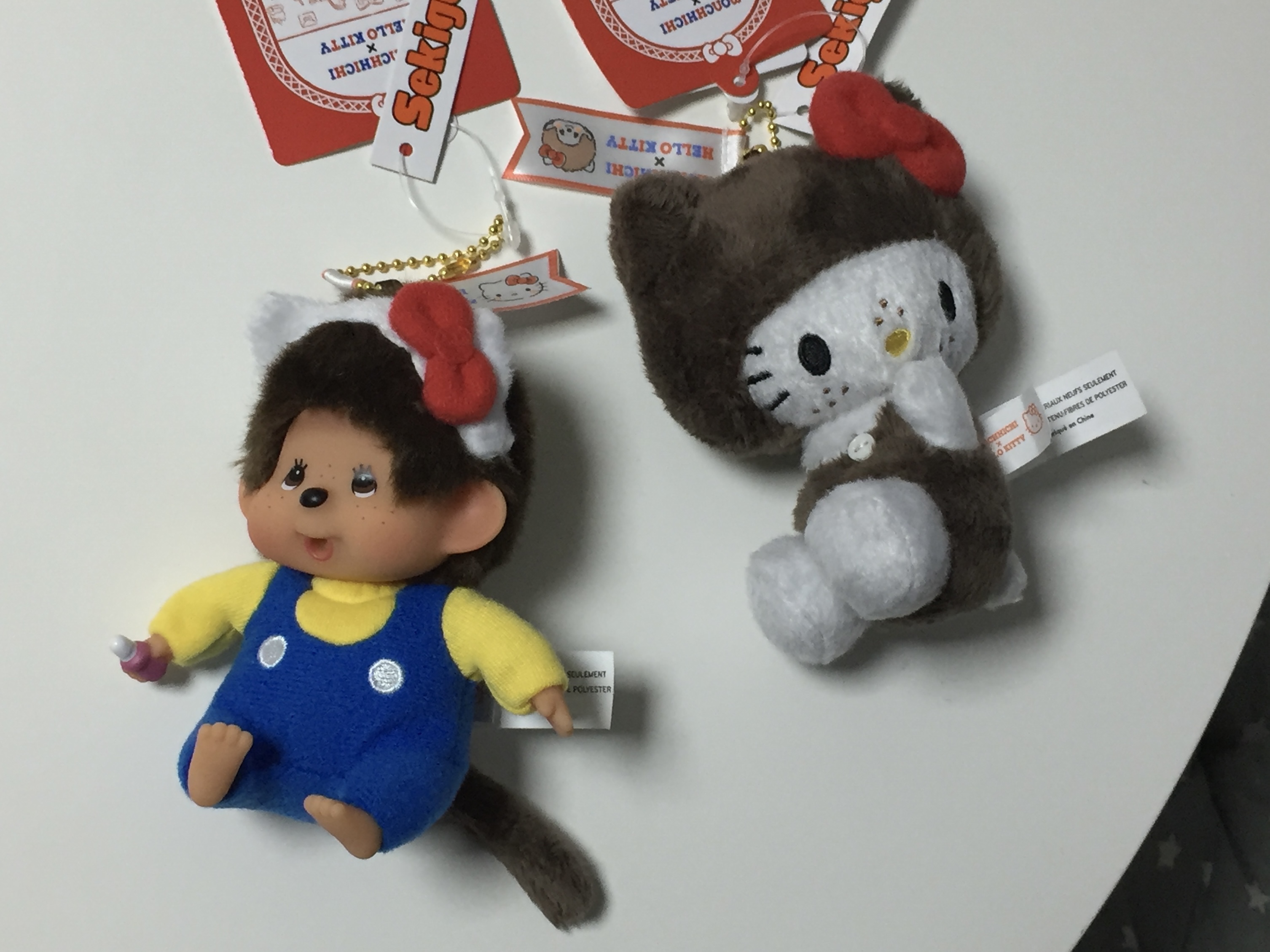 Sanrio Hello Kitty x Monchhichi 50th Anniversary Monchhichi Holder, Sanrio Hello Kitty x Monchhichi 50th Anniversary Hello Kitty Holder 착용 스타일