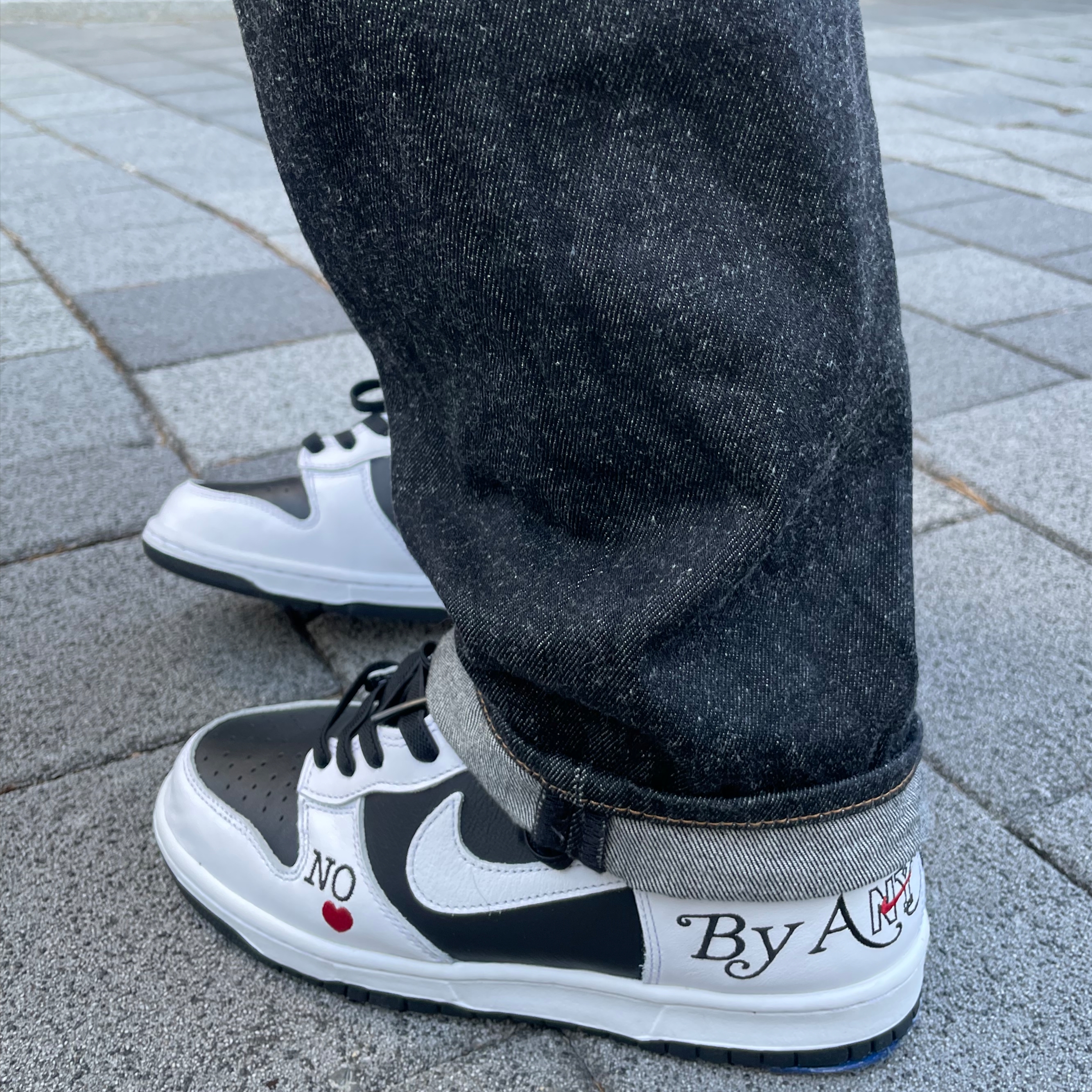 Nike x Supreme SB Dunk High OG QS By Any Means Black White 착용 스타일