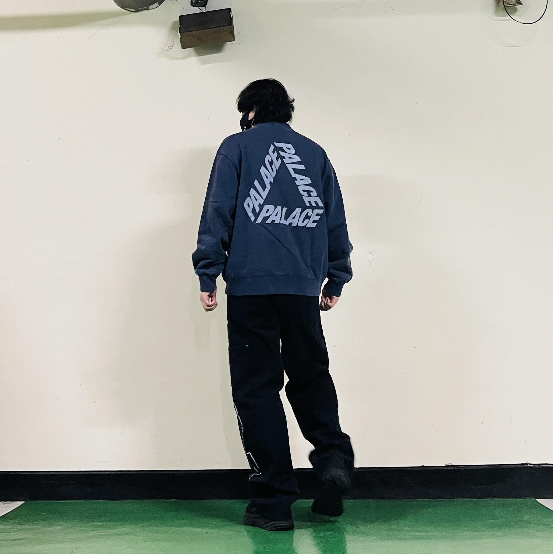 Supreme Reflective Double Knee Pants Black - 25FW, Palace Pigment P3 Crew Navy - 25SS 착용 스타일 - 1