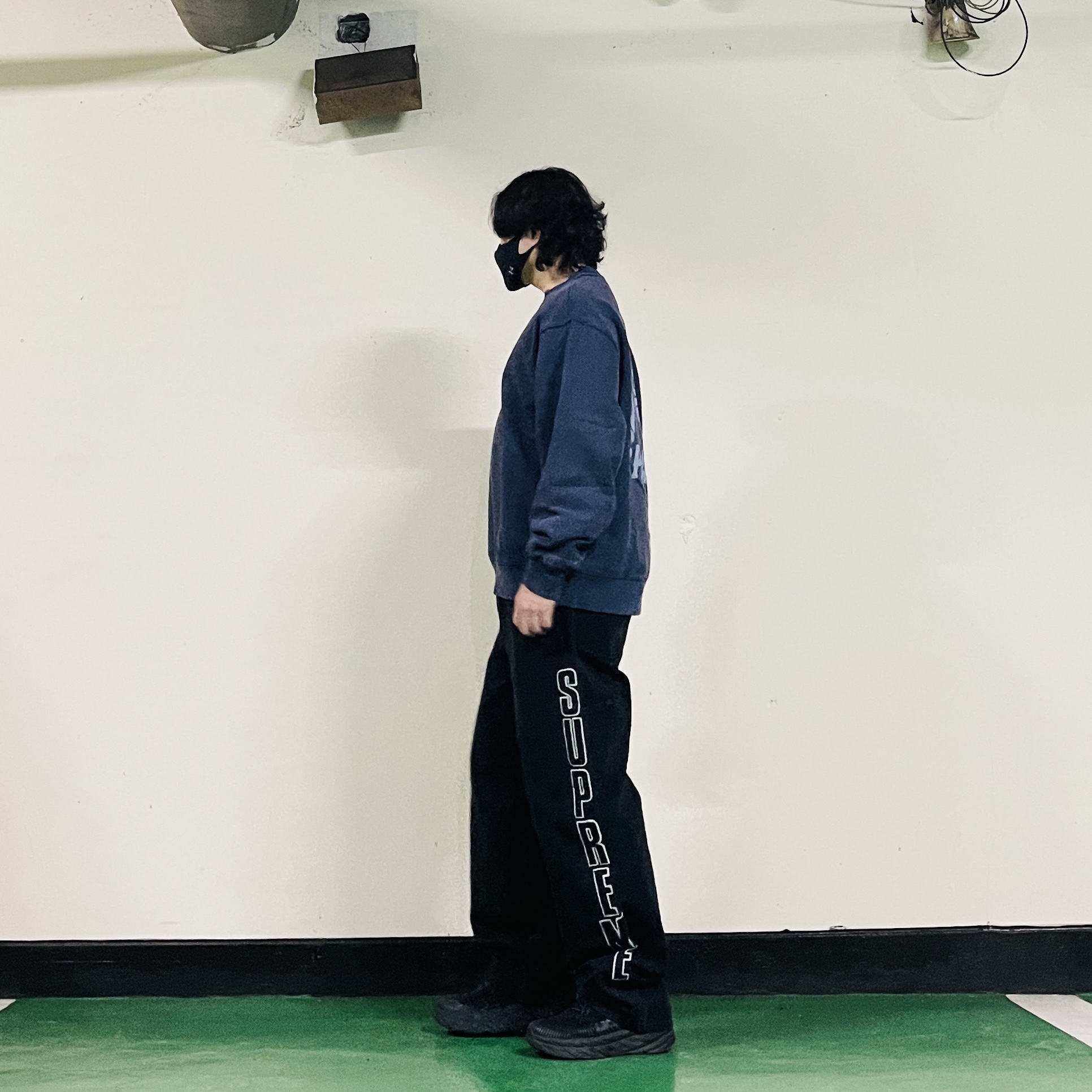 Supreme Reflective Double Knee Pants Black - 25FW, Palace Pigment P3 Crew Navy - 25SS 착용 스타일 - 2