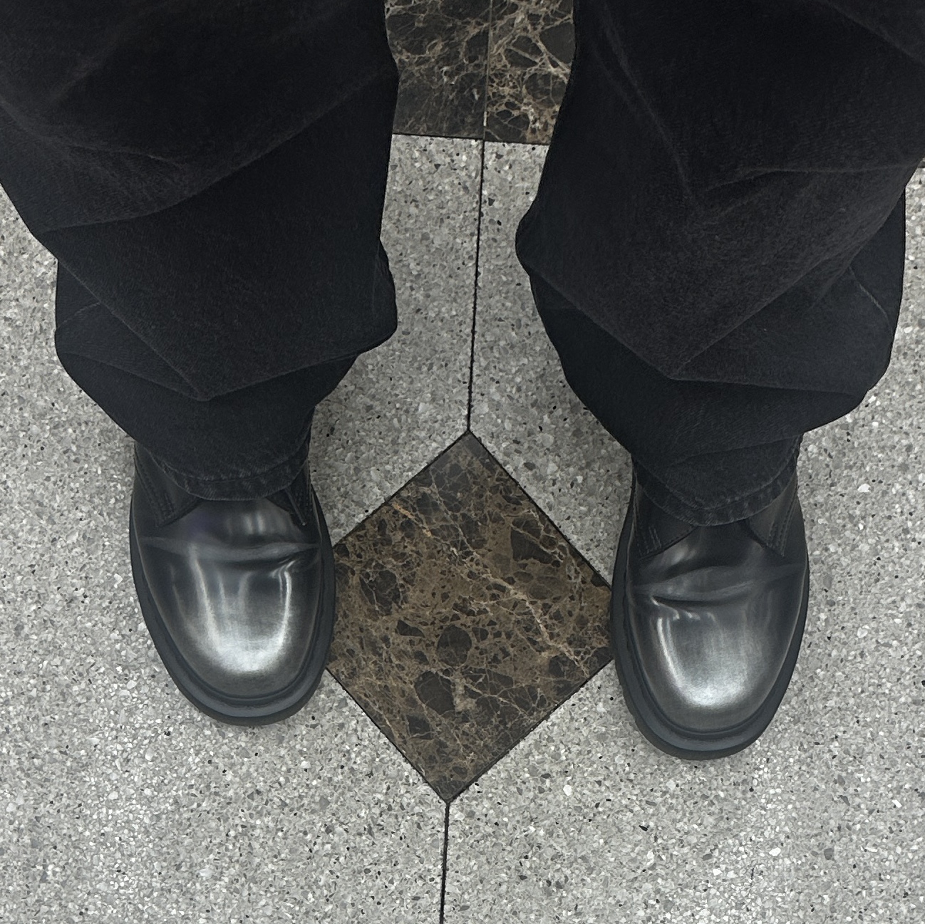 Dr. Martens 1461 Silver Arcadia Multi 착용 스타일