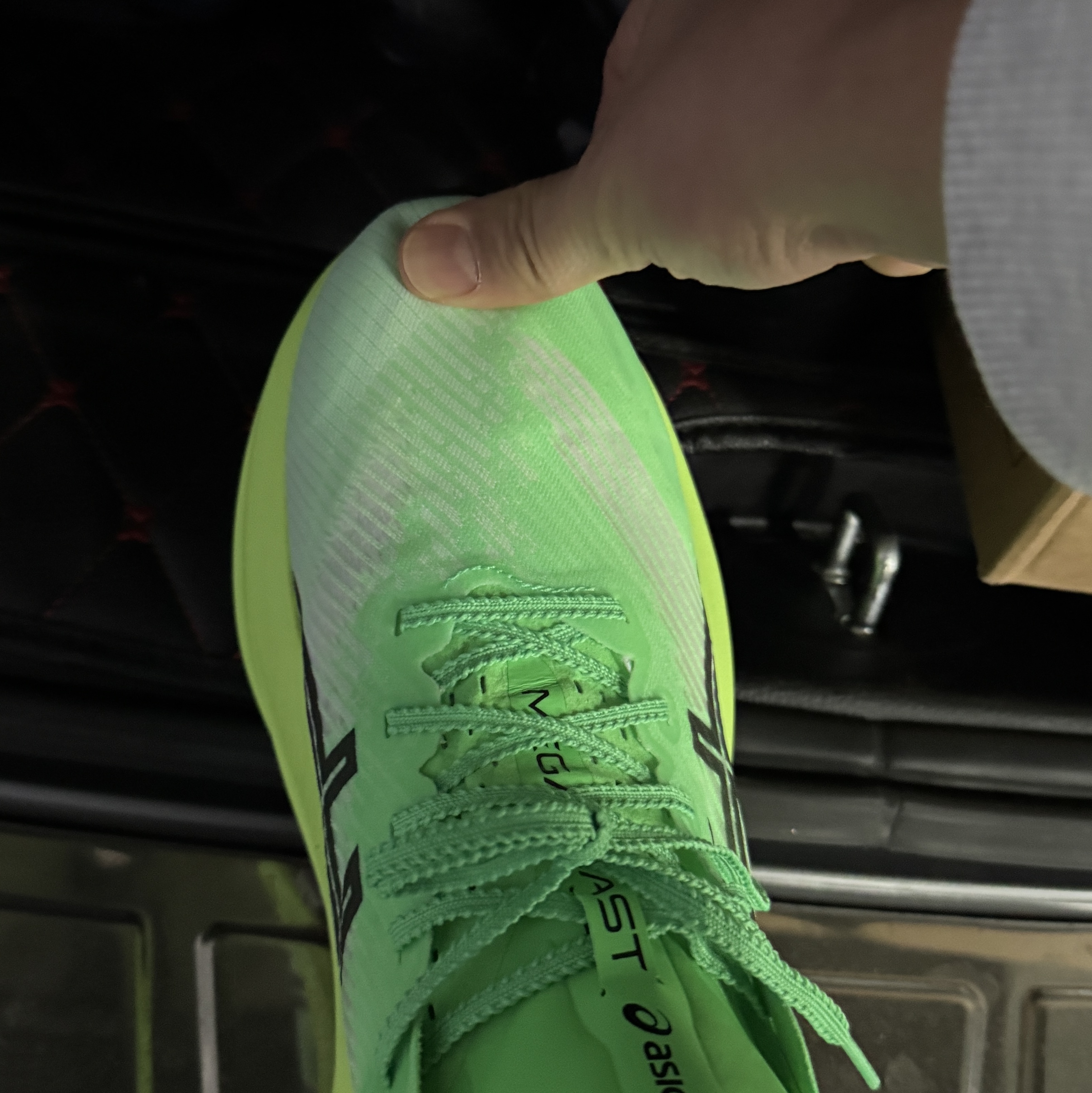 Asics Megablast Vital Green Black 착용 스타일 - 2