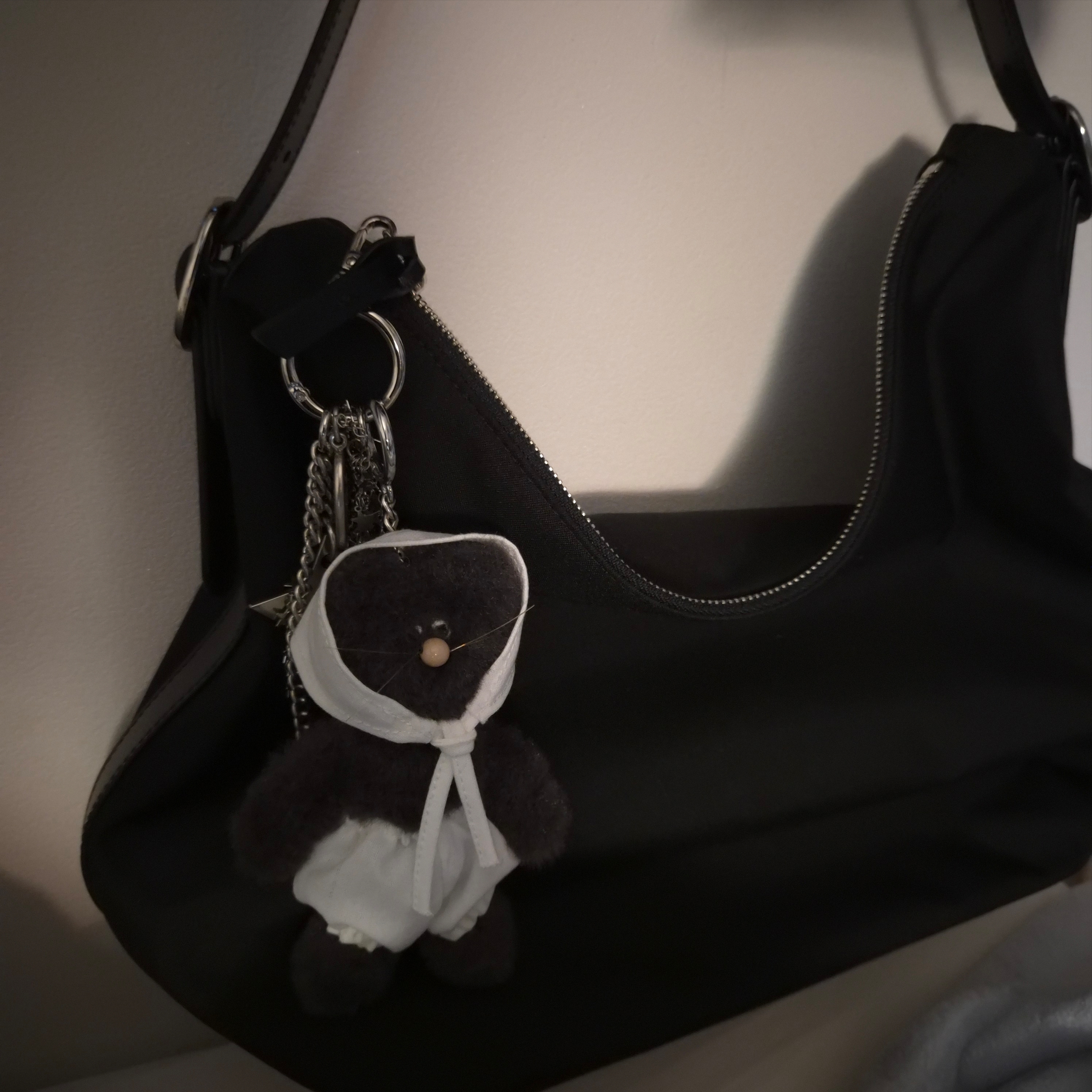 Monamhee M.N.H 25 FW Doll Keyring Blay 착용 스타일