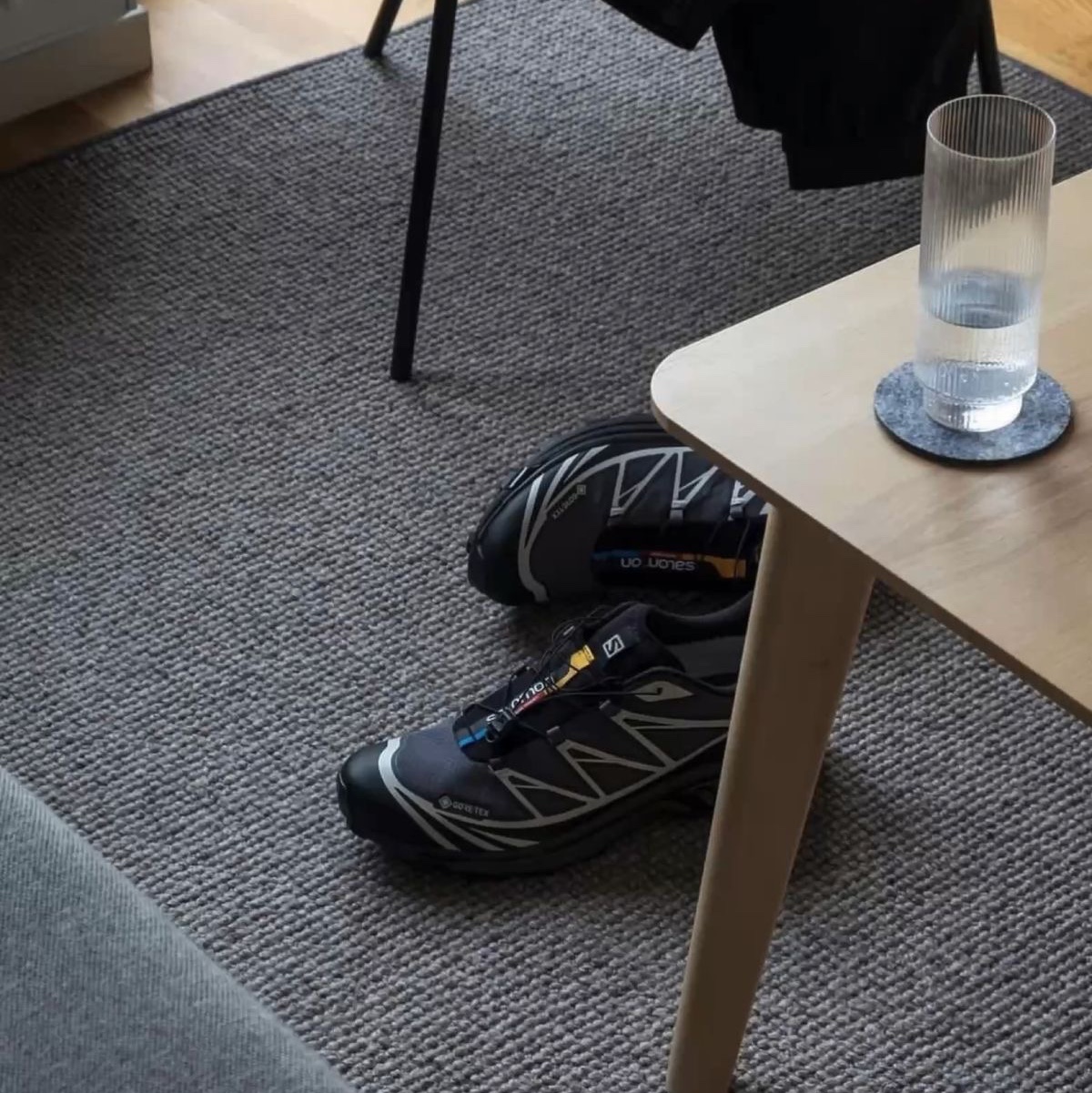 Salomon XT-6 Gore-Tex Black Ebony 착용 스타일 - 2
