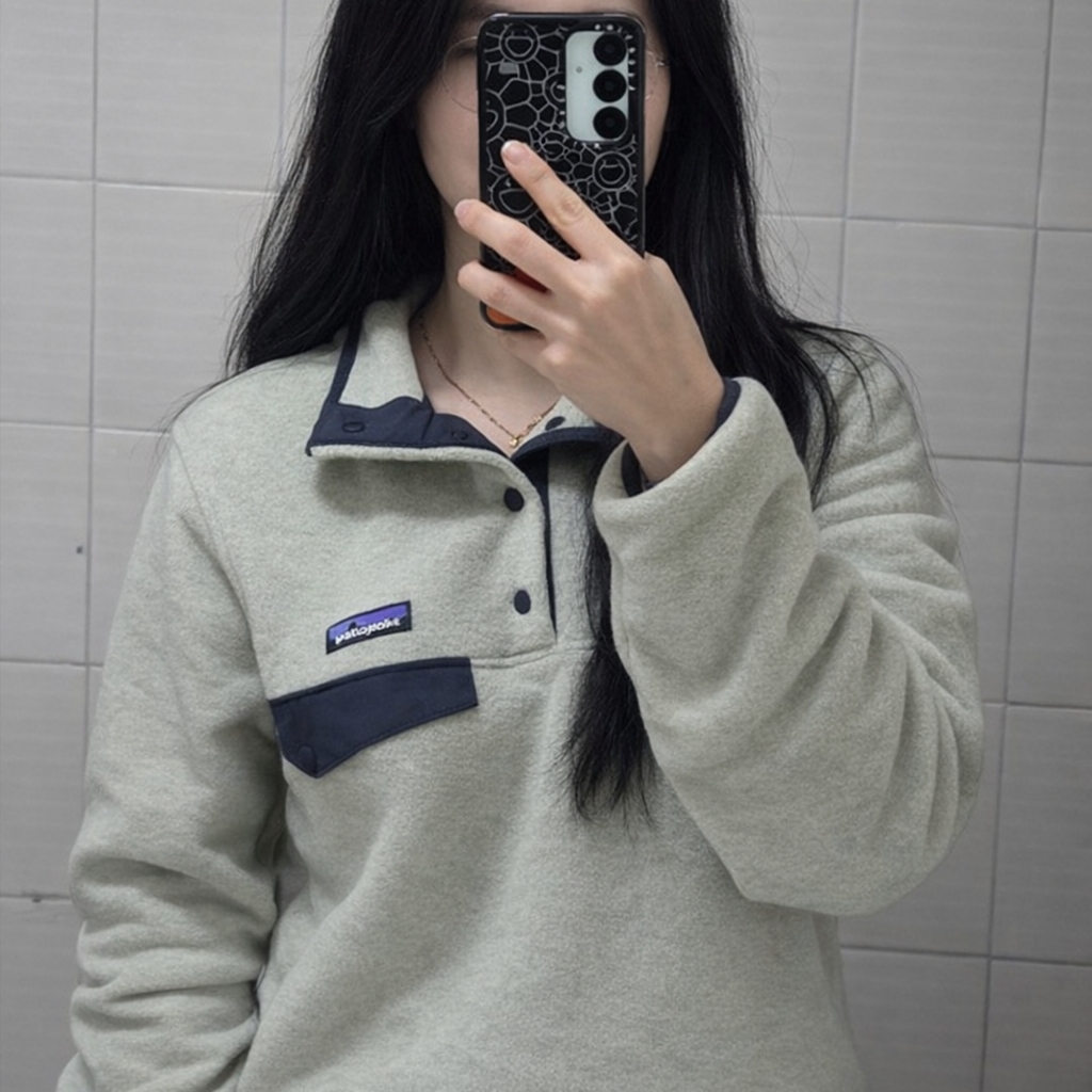 Patagonia Lightweight Synchilla Snap-T Fleece Pullover Oatmeal Heather/Smolder Blue/New Navy 착용 스타일