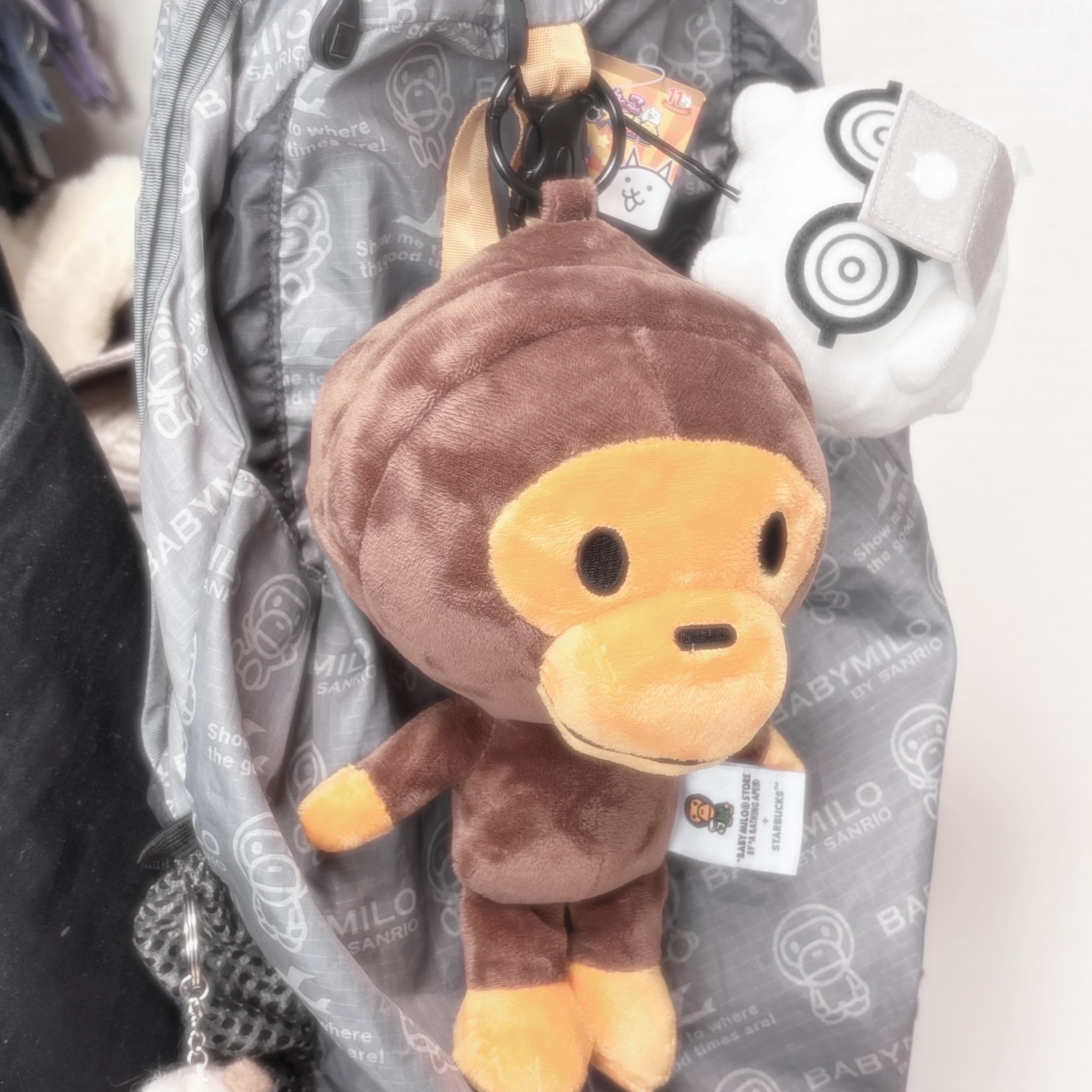 Starbucks x BAPE Baby Milo Foldable Bag 착용 스타일