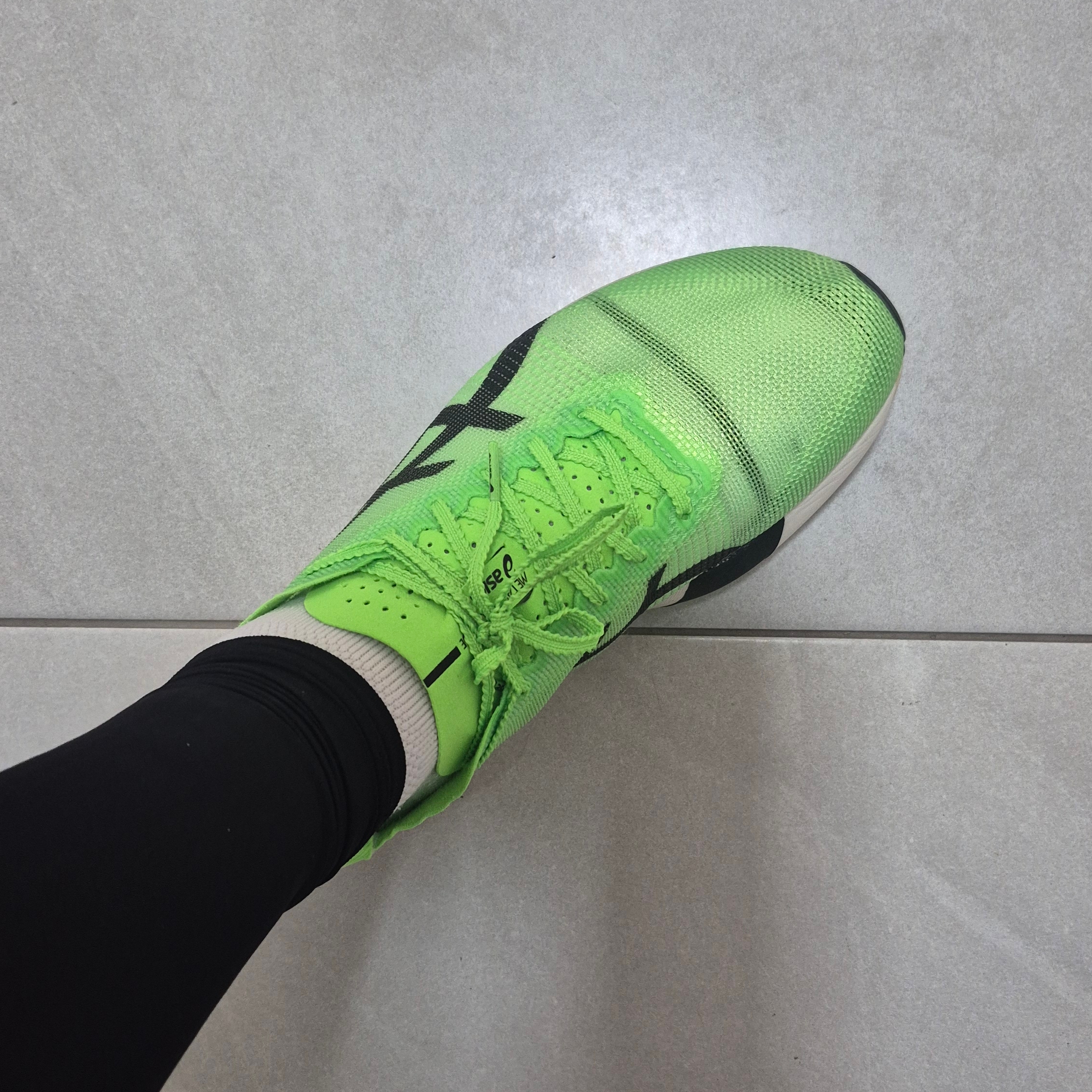 Asics Metaspeed Edge Tokyo Green Gecko Black 착용 스타일 - 2