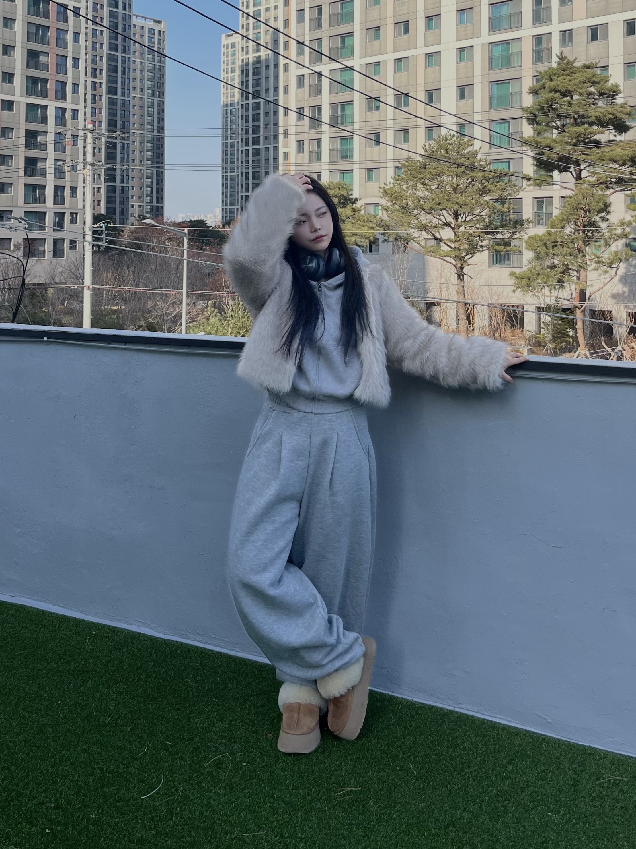 (W) UGG Funkette Slides Chestnut, [12% 쿠폰] Bang & Olufsen Beoplay HX Black Anthracite 착용 스타일 - 1