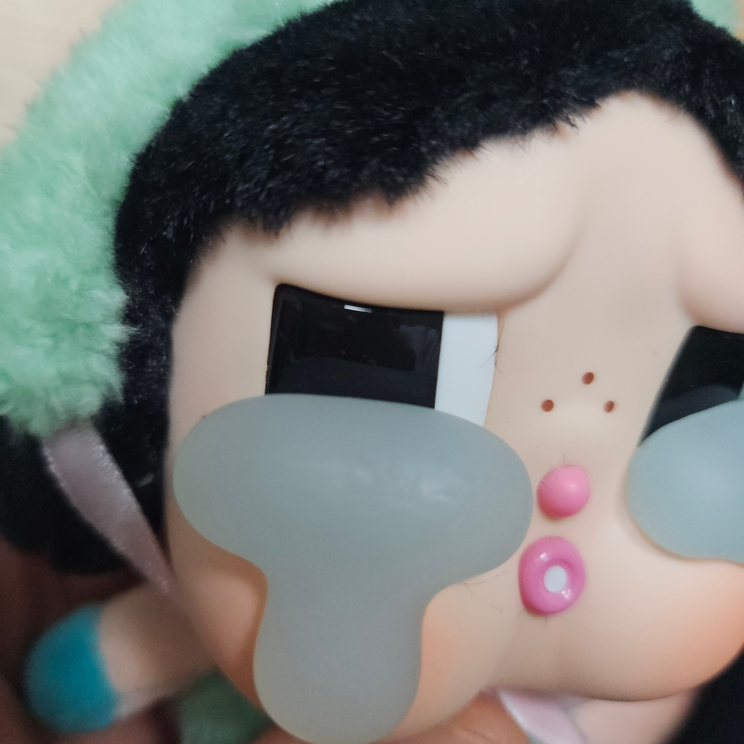 Pop Mart Crybaby Crying Again Series Plush Keyring What A Frog (Opened Case) 착용 스타일