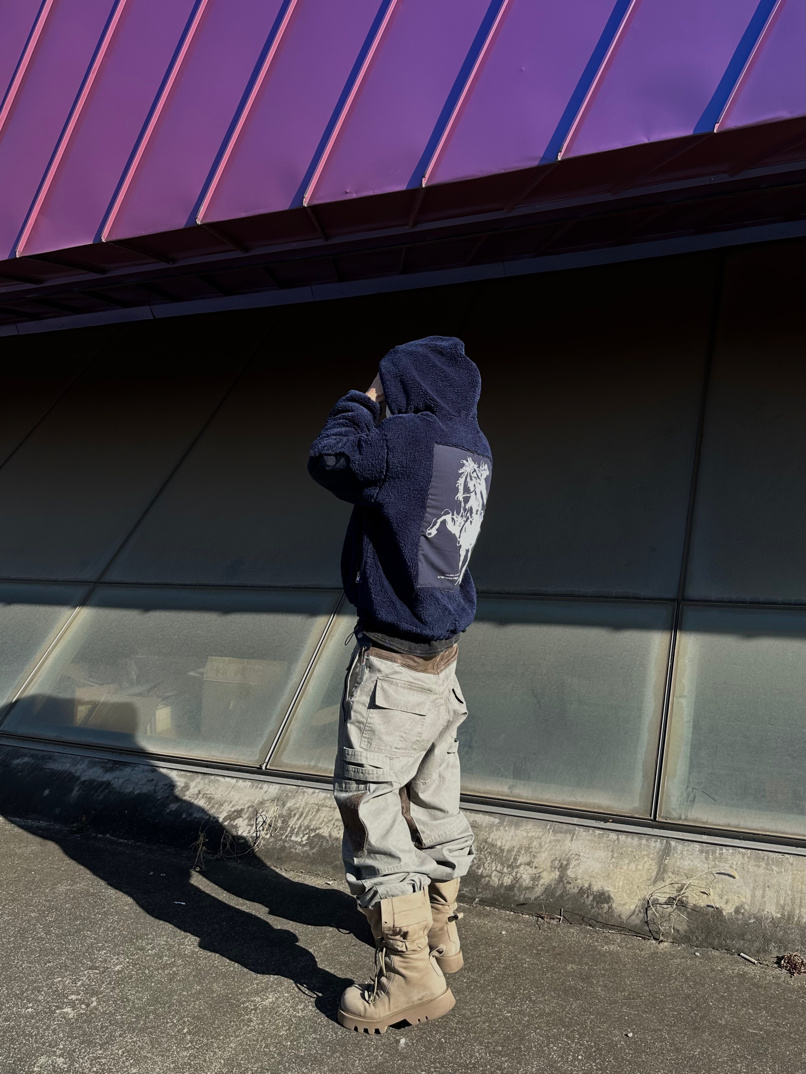 MJD x Weekend Afternoon Squad MW Shearing Hooded Jacket Navy 착용 스타일 - 1