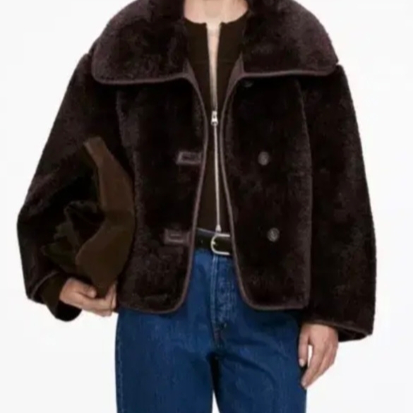 (W) Arket Short Pile Jacket Brown 착용 스타일