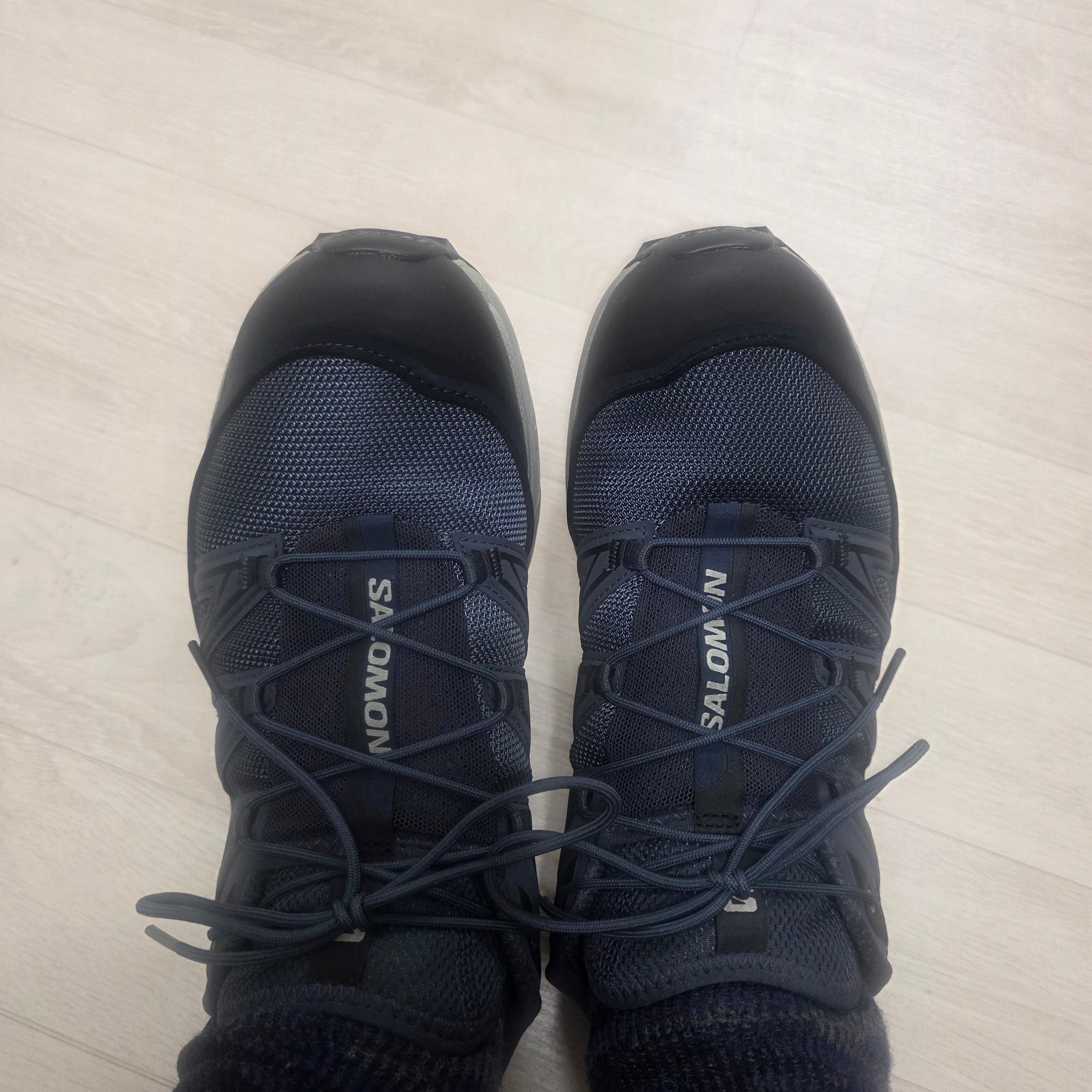 Salomon XT-6 Expanse India Ink Ghost Gray 착용 스타일 - 1